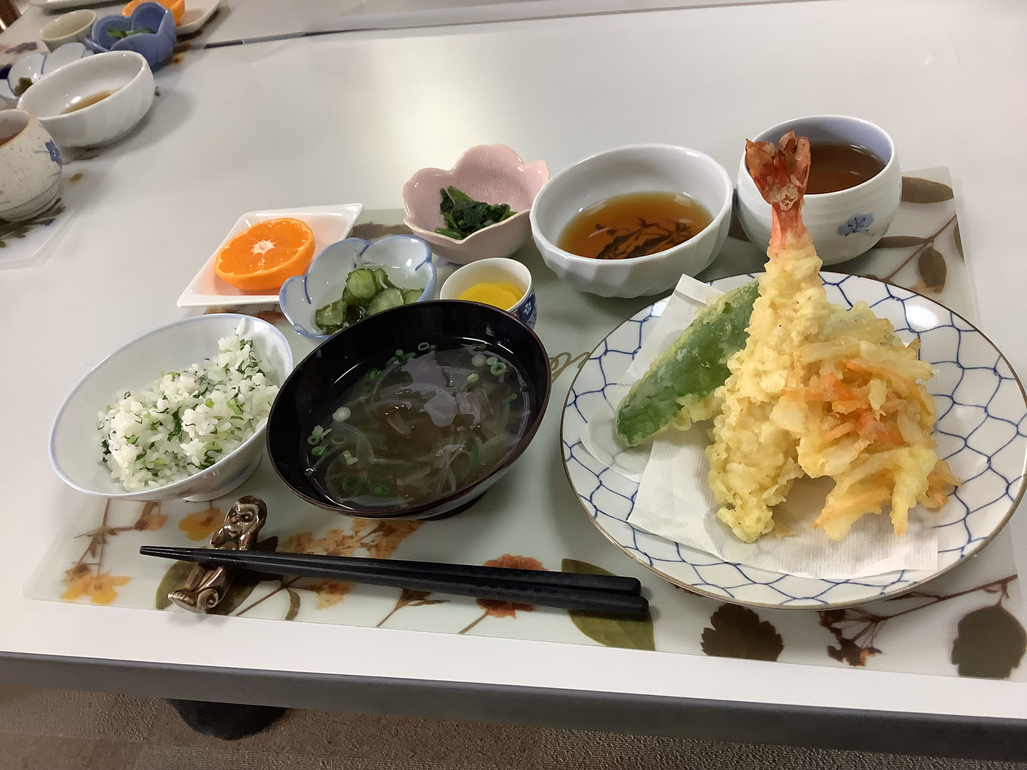 昼食の天ぷらです