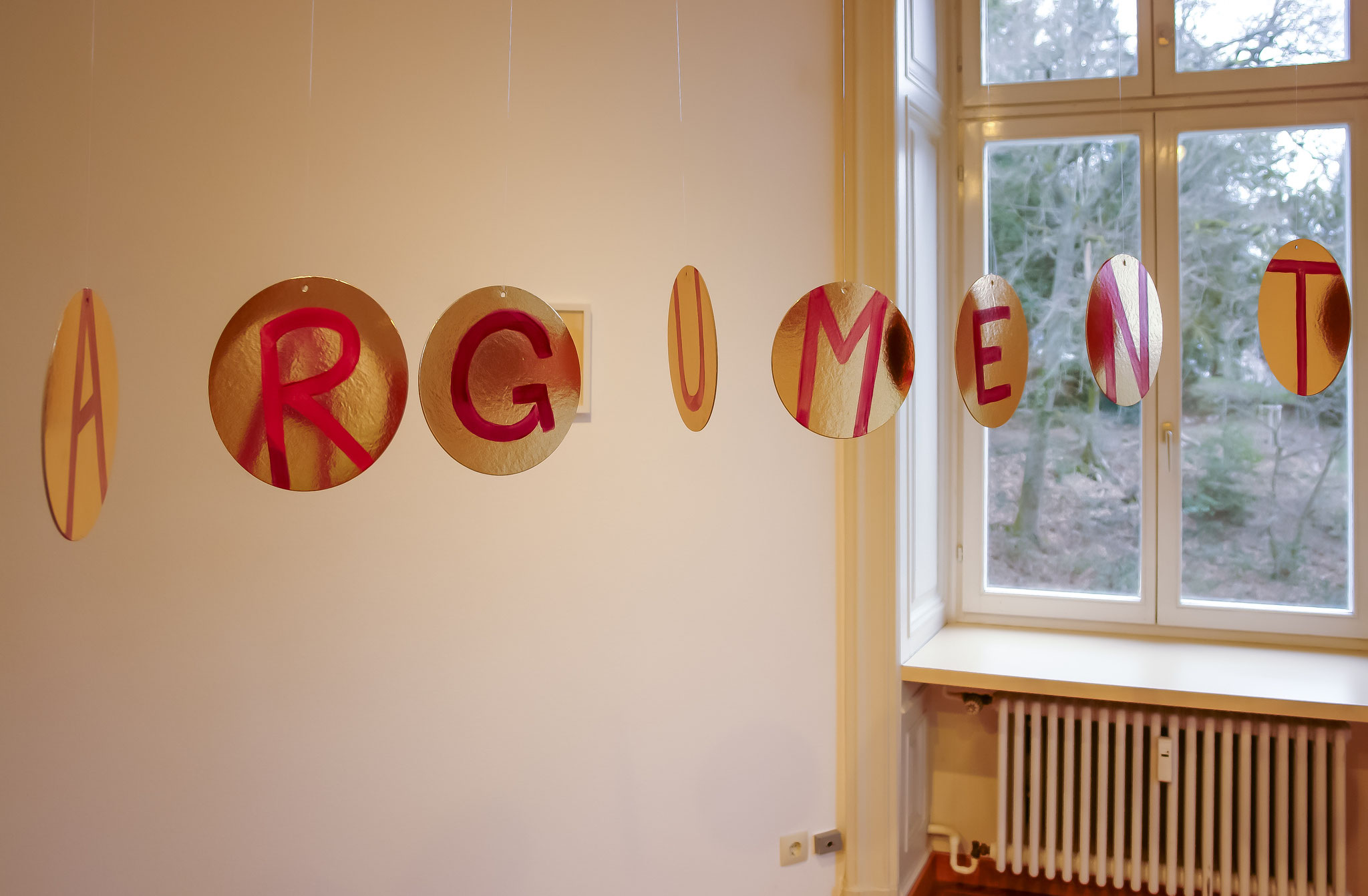 Ausstellungsansicht, Installation "Controversy"