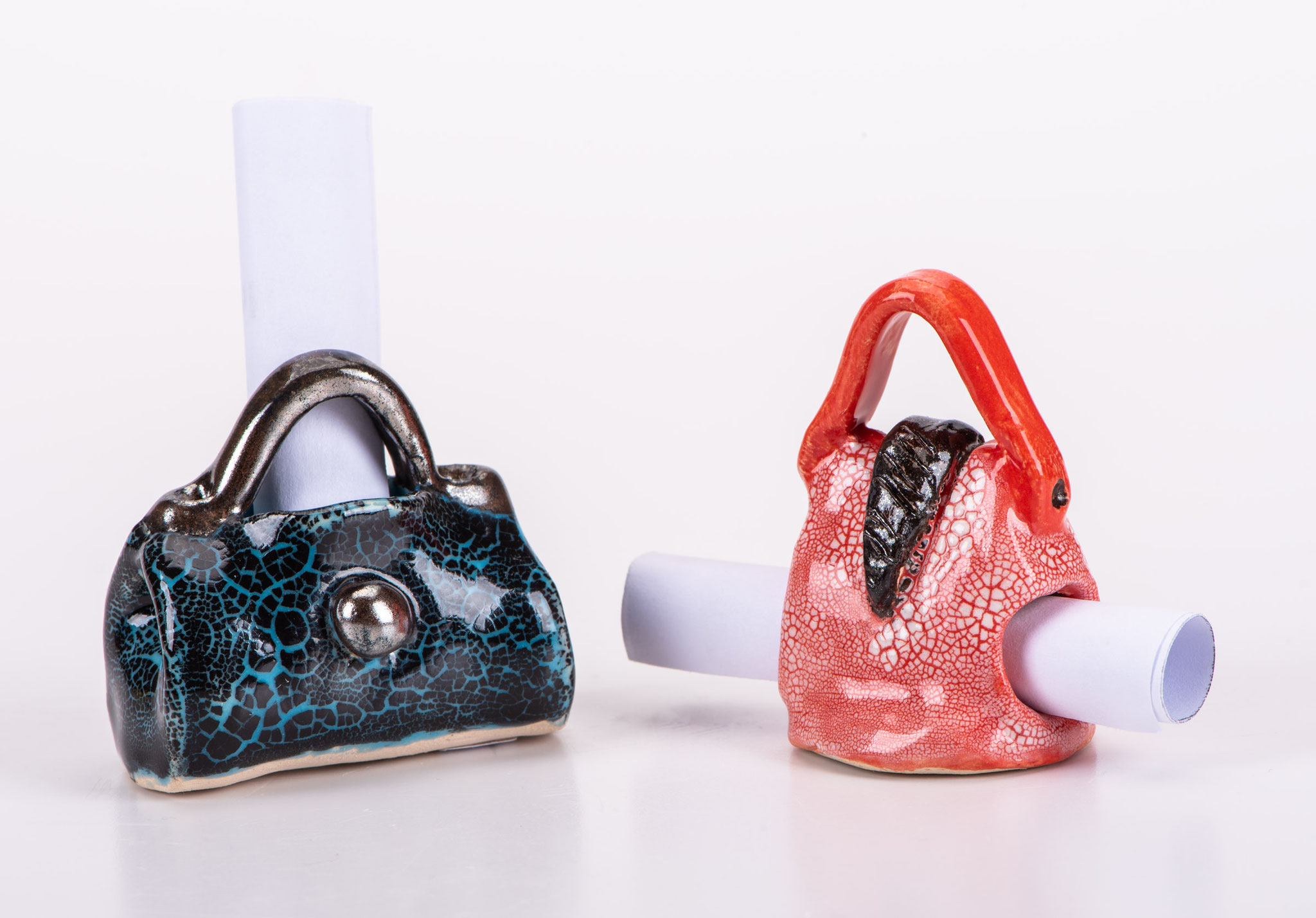 Taschen linke Größe ca. 4 cm x 4 cm, rechte Größe ca. 3 cm x 4,5 cm