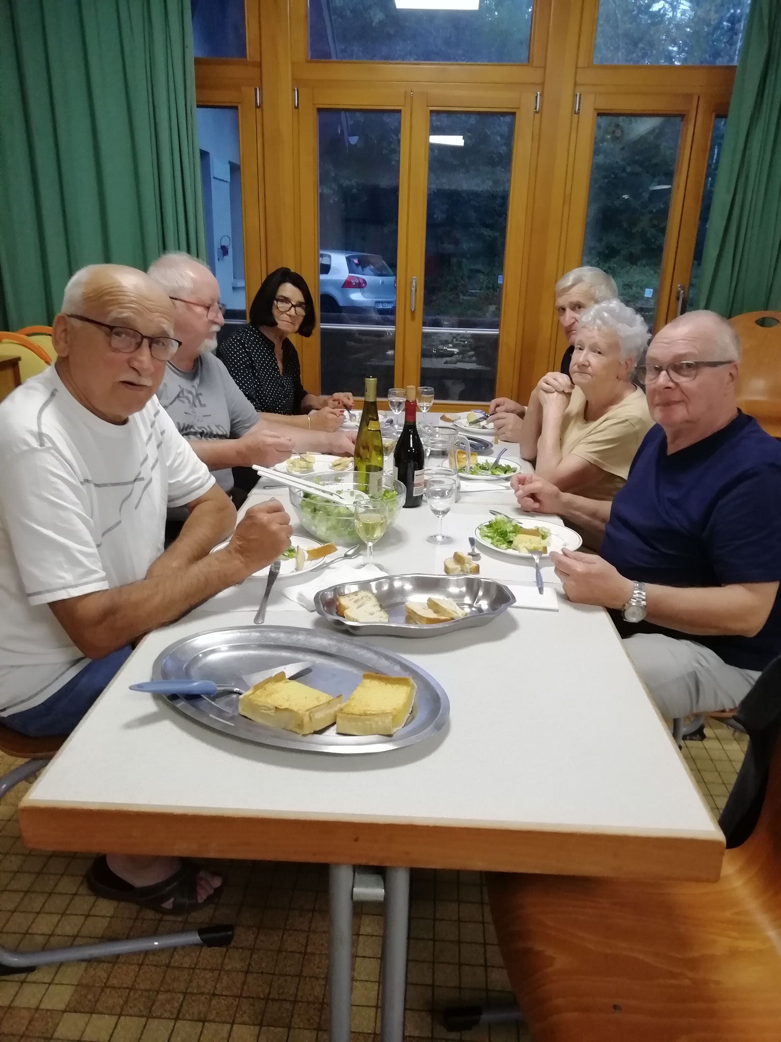 Petit groupe de seniors venant du Maine et de Moselle  au Torrent Storckensohn