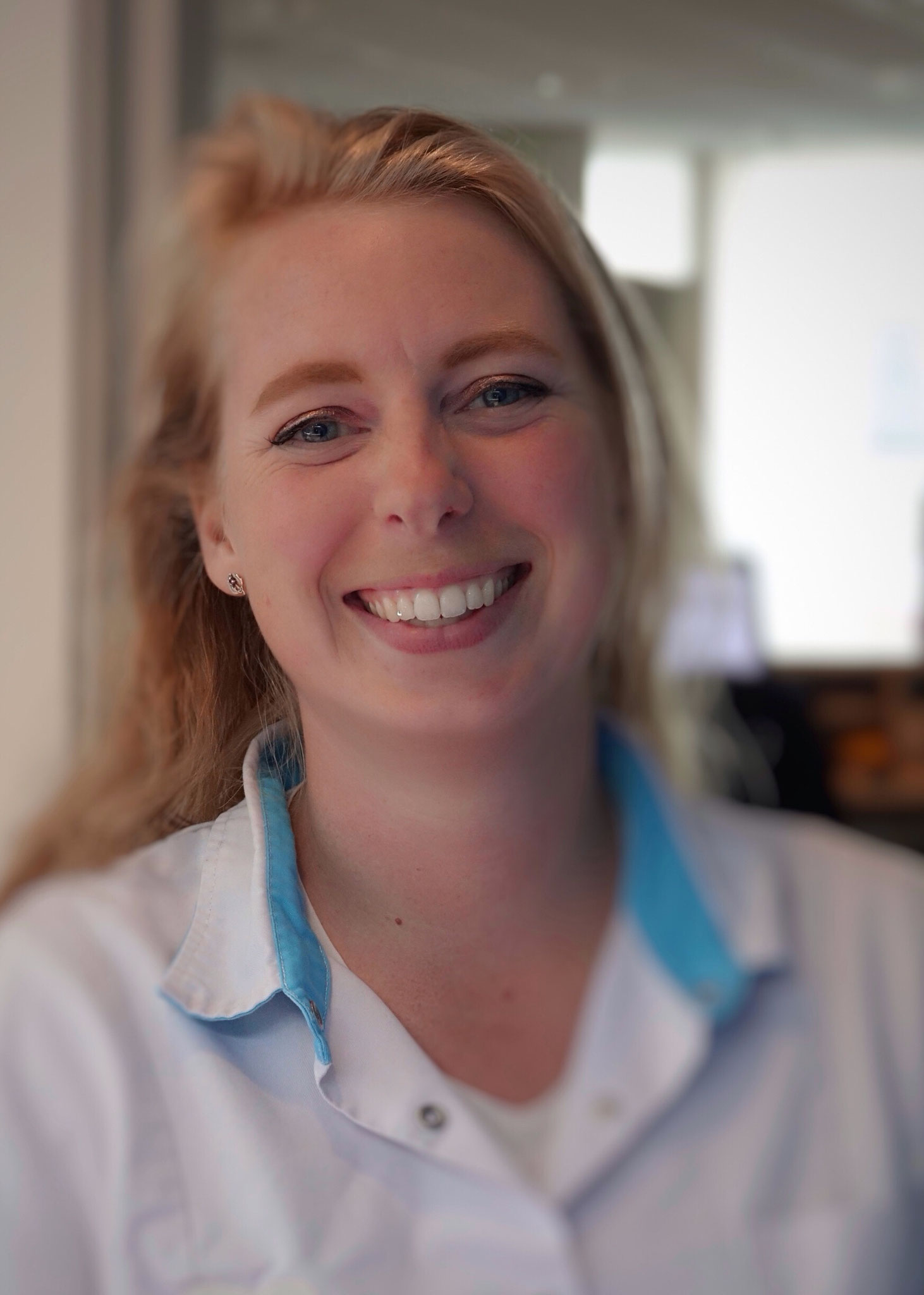 B. Van der Sluis (Tandartsassistente)