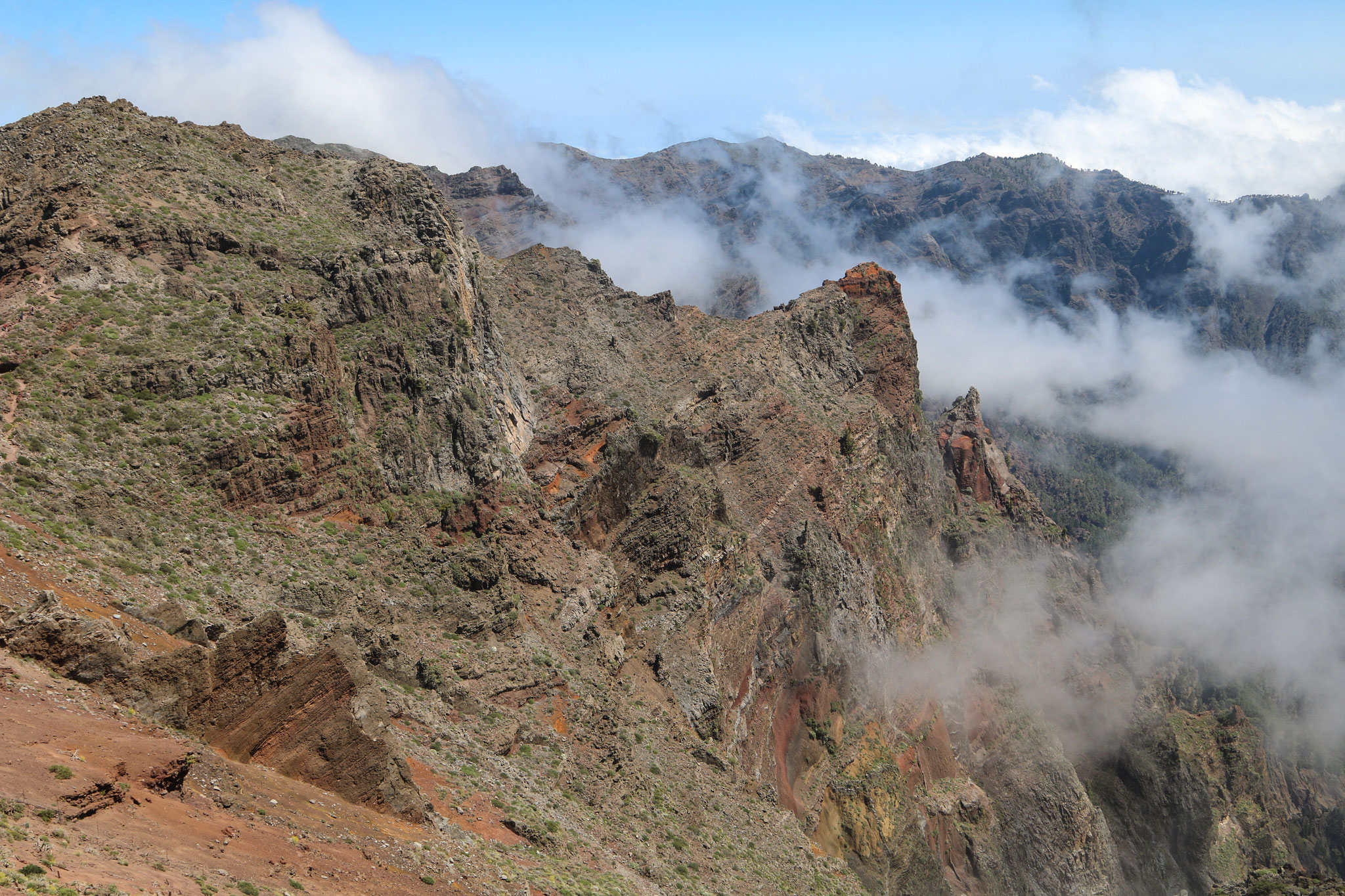 Wanderung am Kraterrand vom Roque de las Muchachos zum Pass Dellogada de Franceses