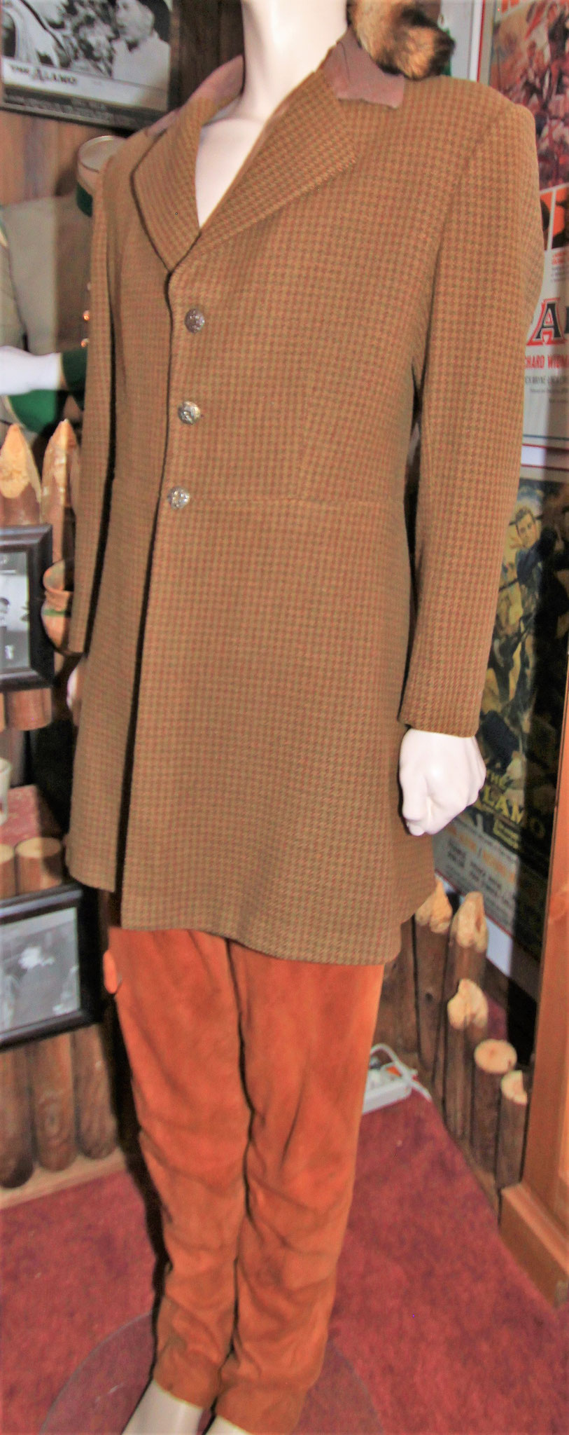 Davy Crockett (John Wayne) coat from "The Alamo", sold by Profiles in Hollywood auction in 2010.