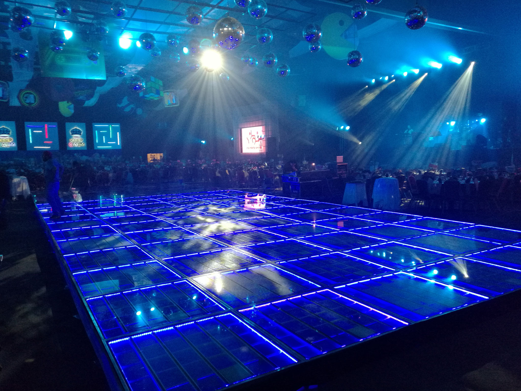 PISTA ILUMINADA - renta y venta de pista de cristal ilumianda y periqueras