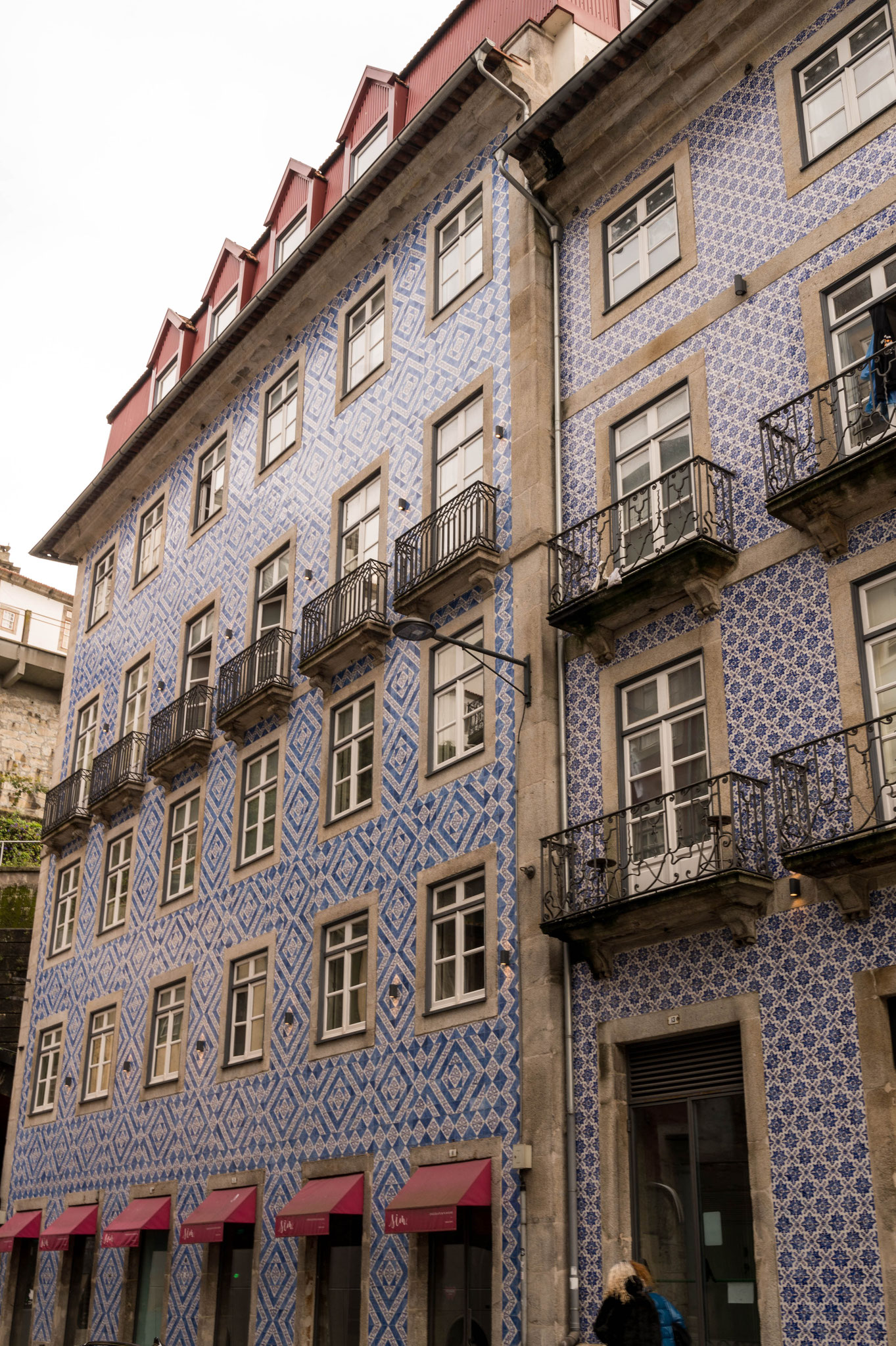 viele Fassaden sind mit Azulejos verkleidet