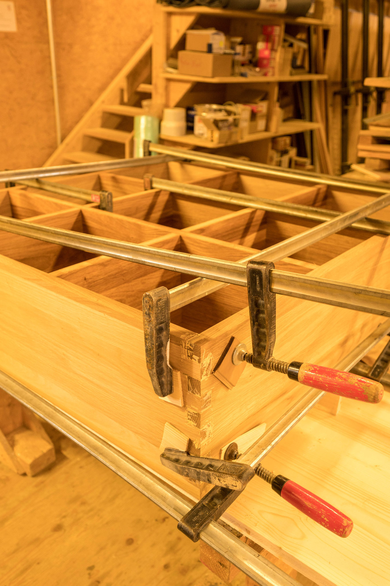 Sideboard wird verleimt