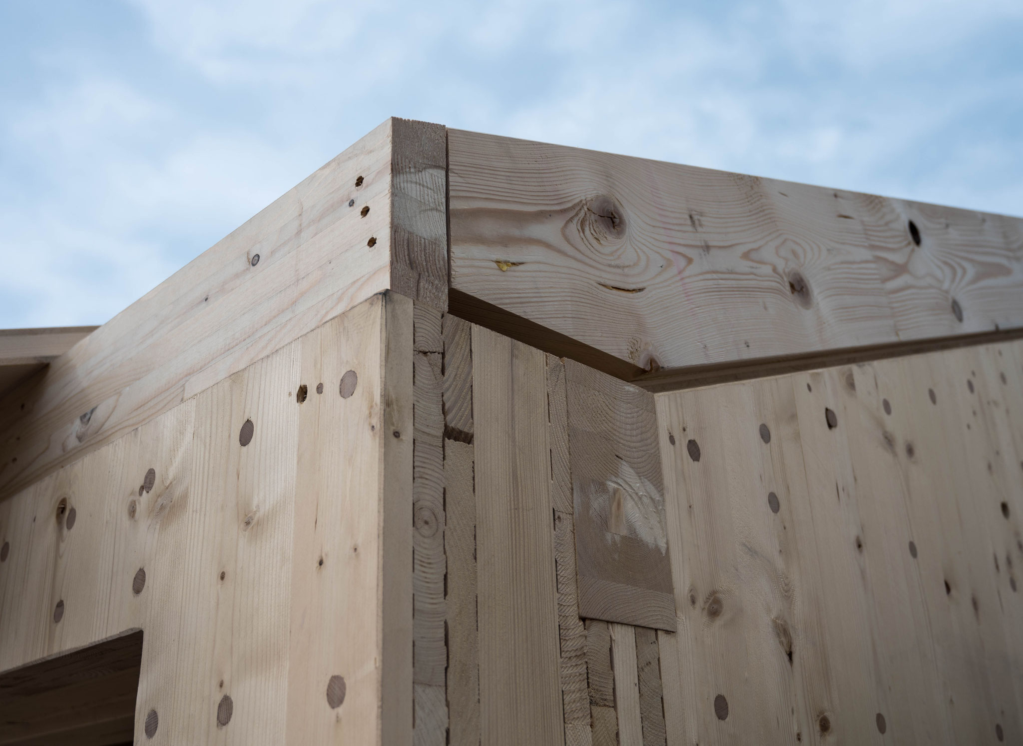 Dachauflager Aussenwand