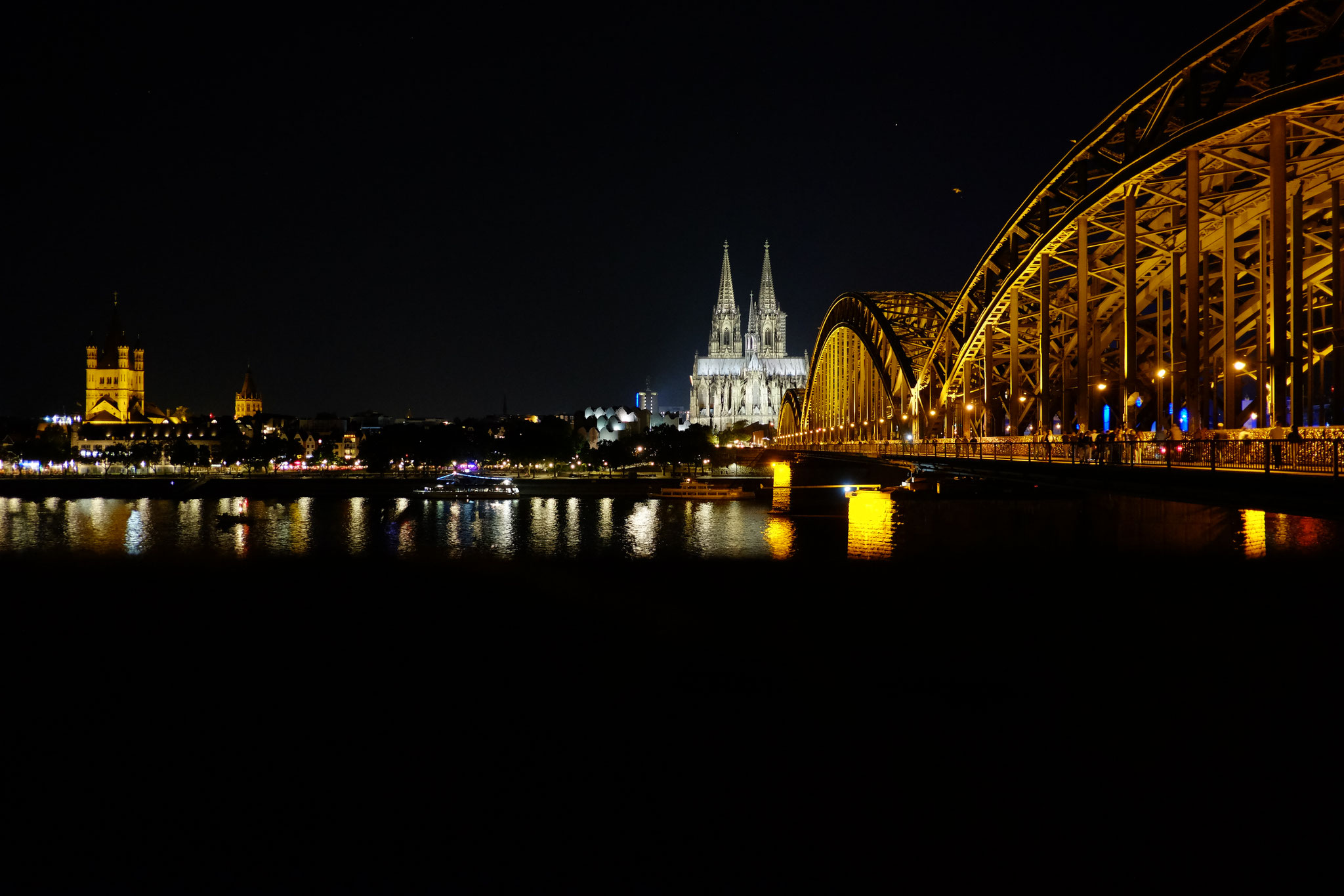 Kölner Dom nachts