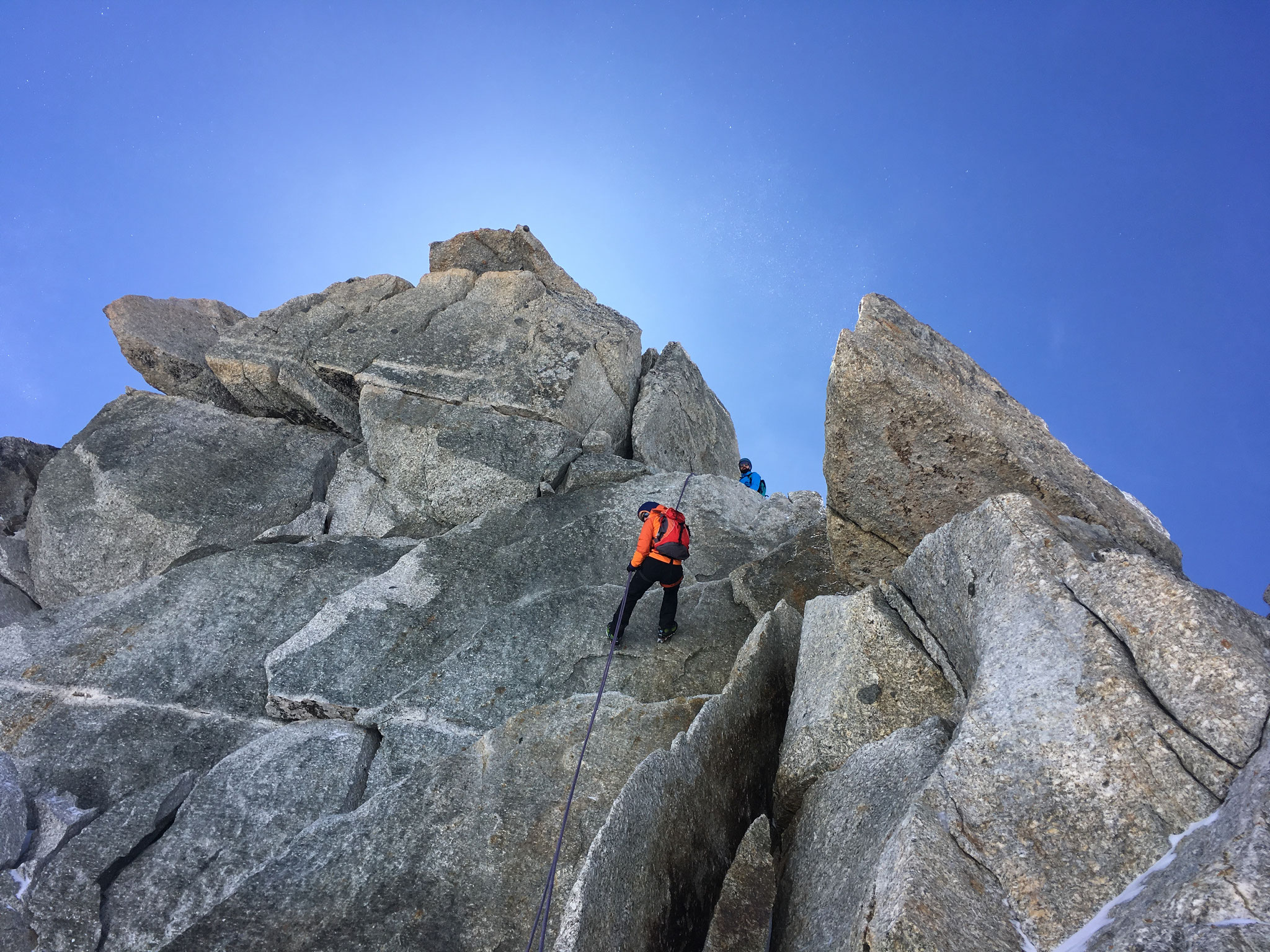 A la première pointe, les rappels. Alexandre à la manoeuvre