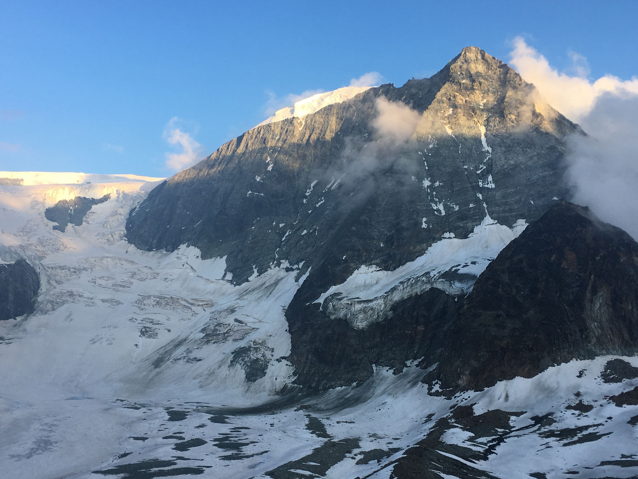 Après Chanrion, la Cabane des Dix et son Mt-Blanc de Cheilon