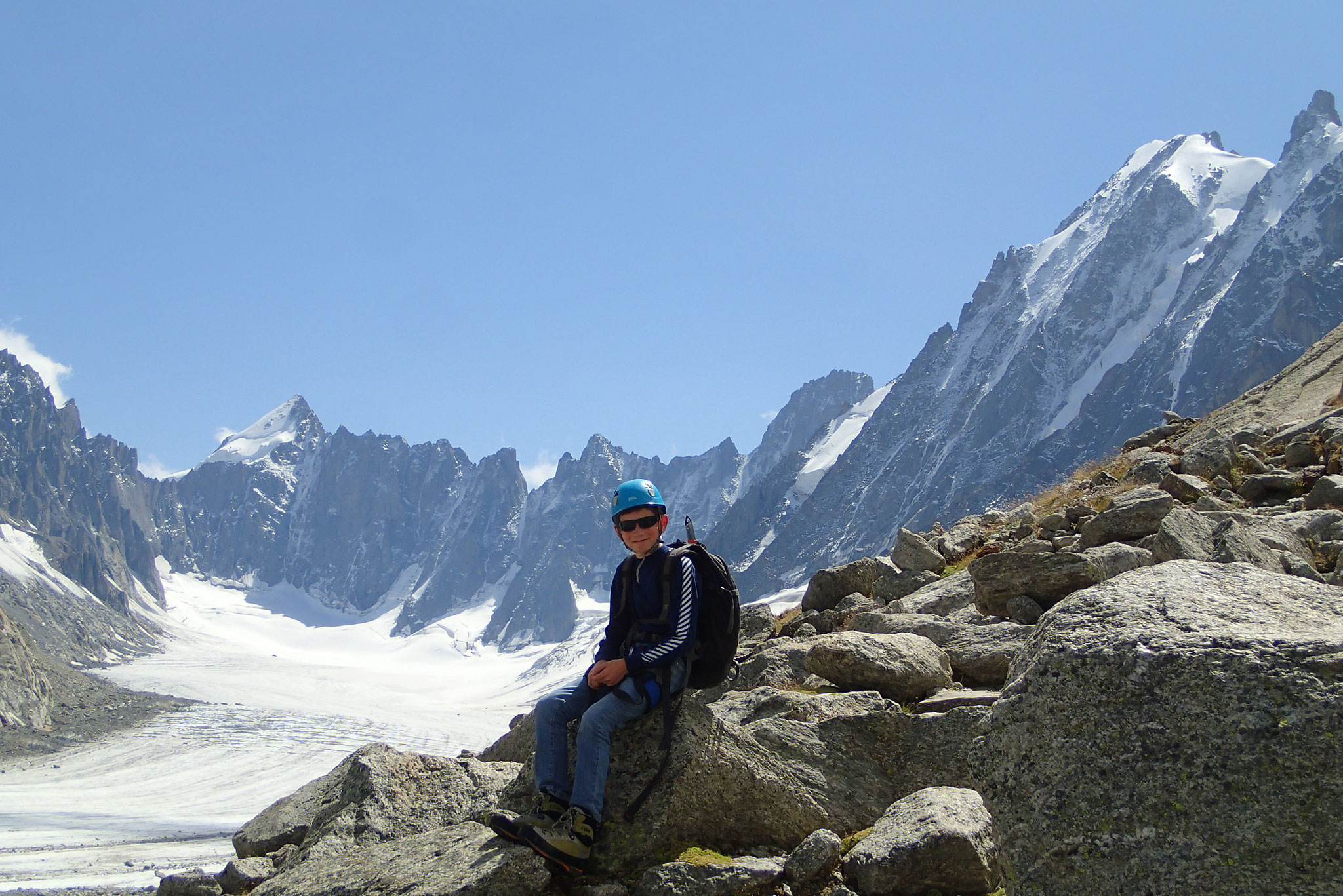 Arnaud pose devant le Glacier d'Argentière