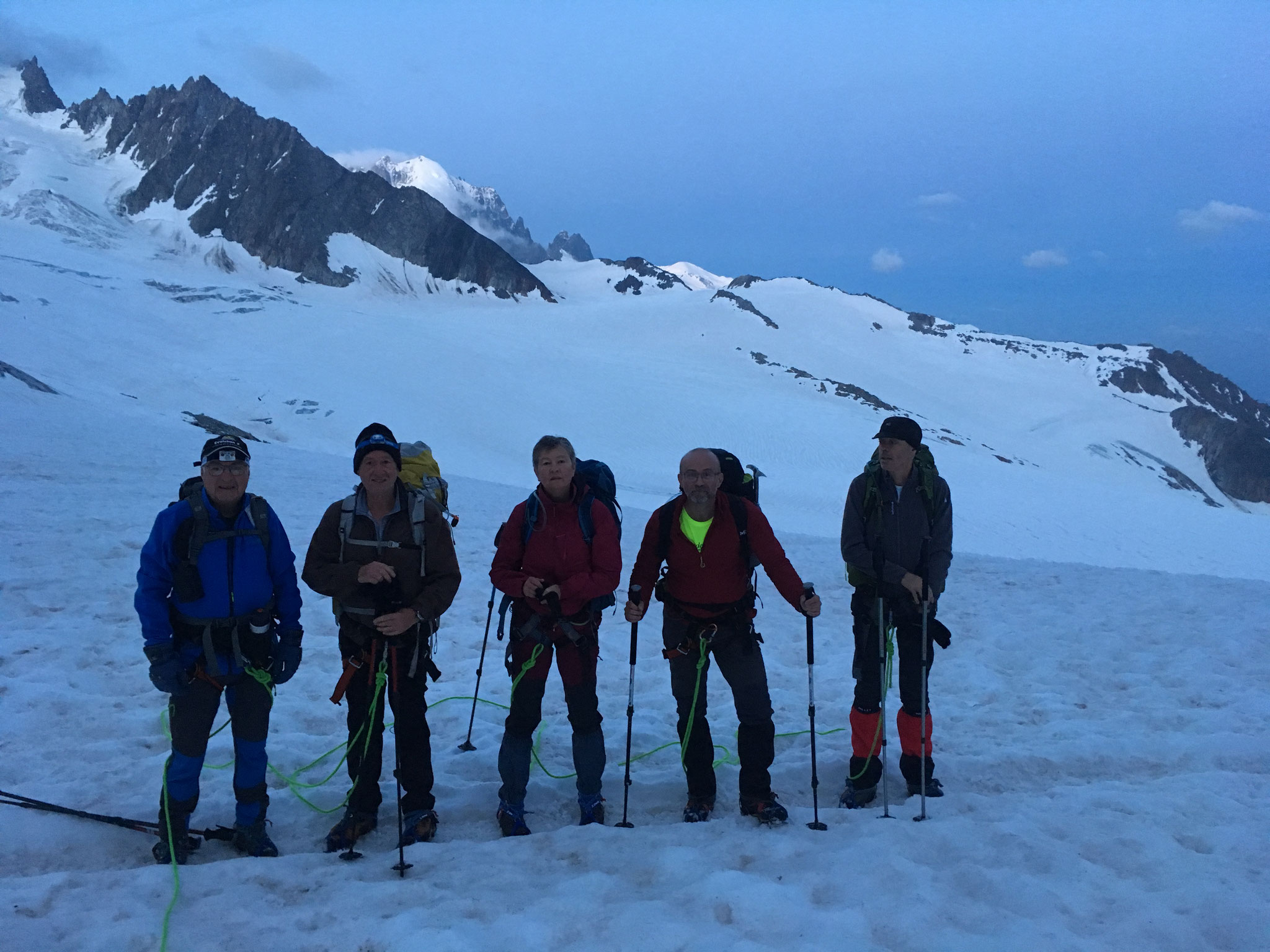 La belle équipe au départ sur le Glacier du Tour