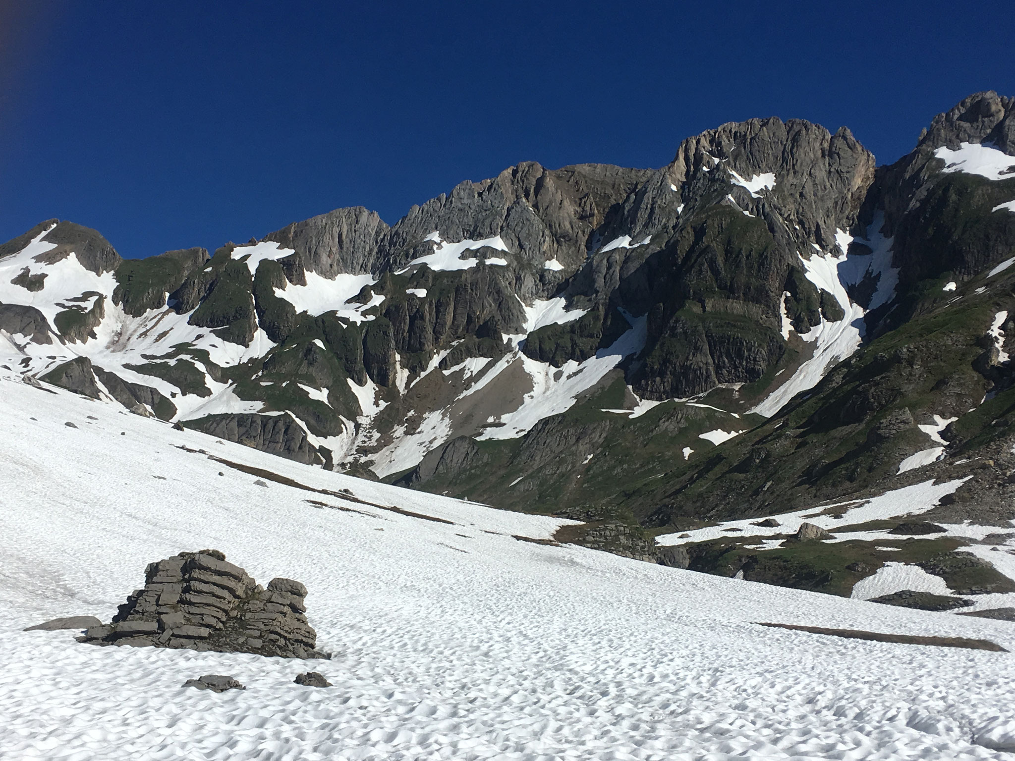 Près du Lac, vue sur une partie des Dents Blanches