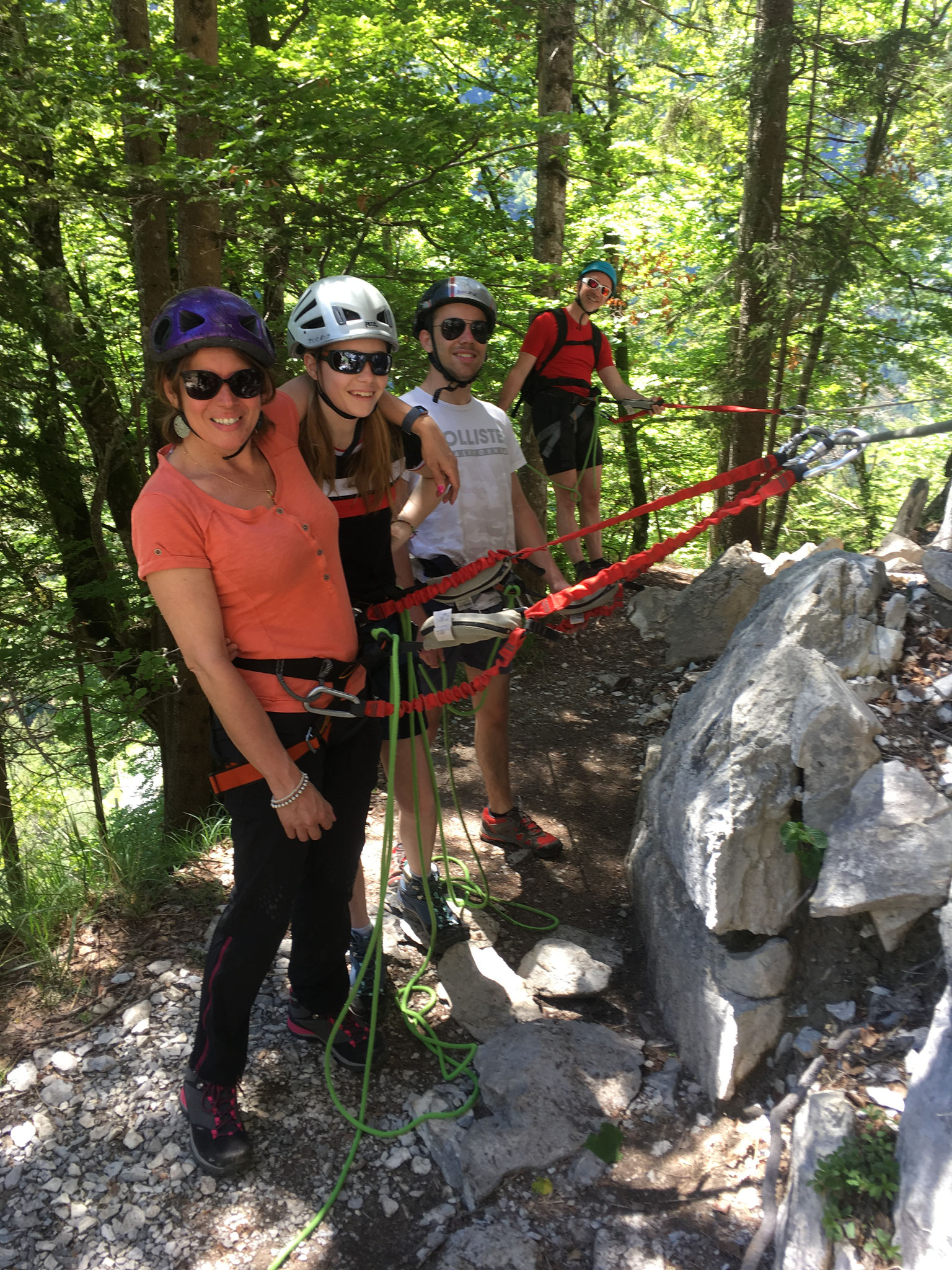 Cathy, Manon, Valentin et Laurent sur la Vire à l'Ours