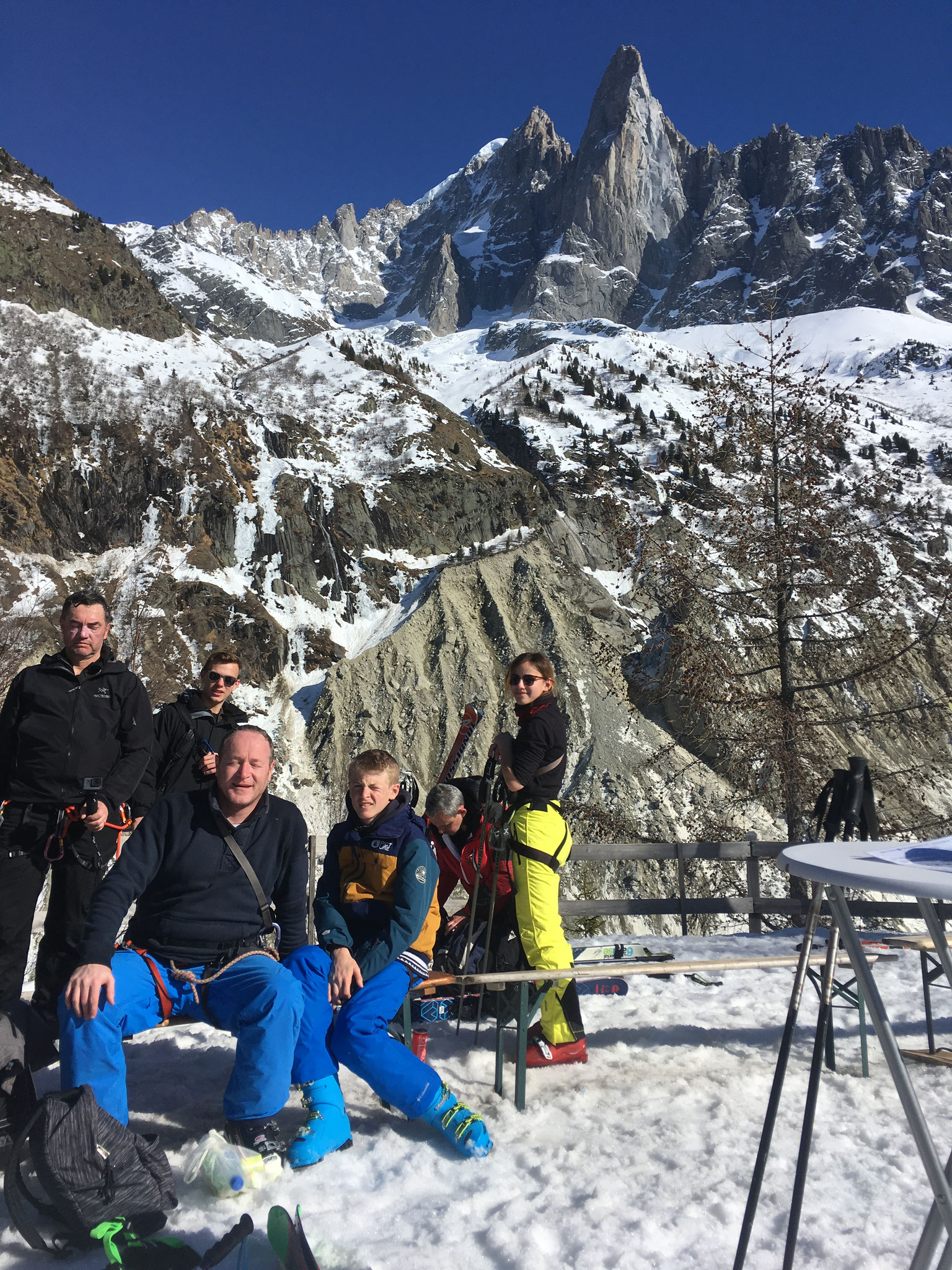 Pause à la Buvette des Mottets sous Les Drus