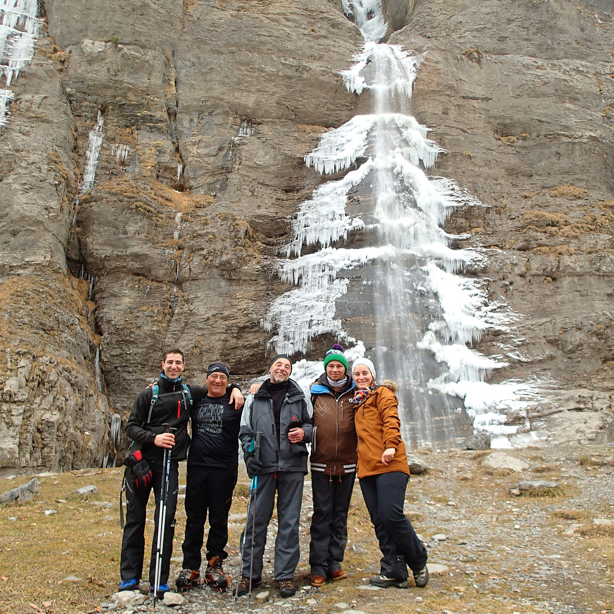 Photo obligatoire avec cascade et draperies