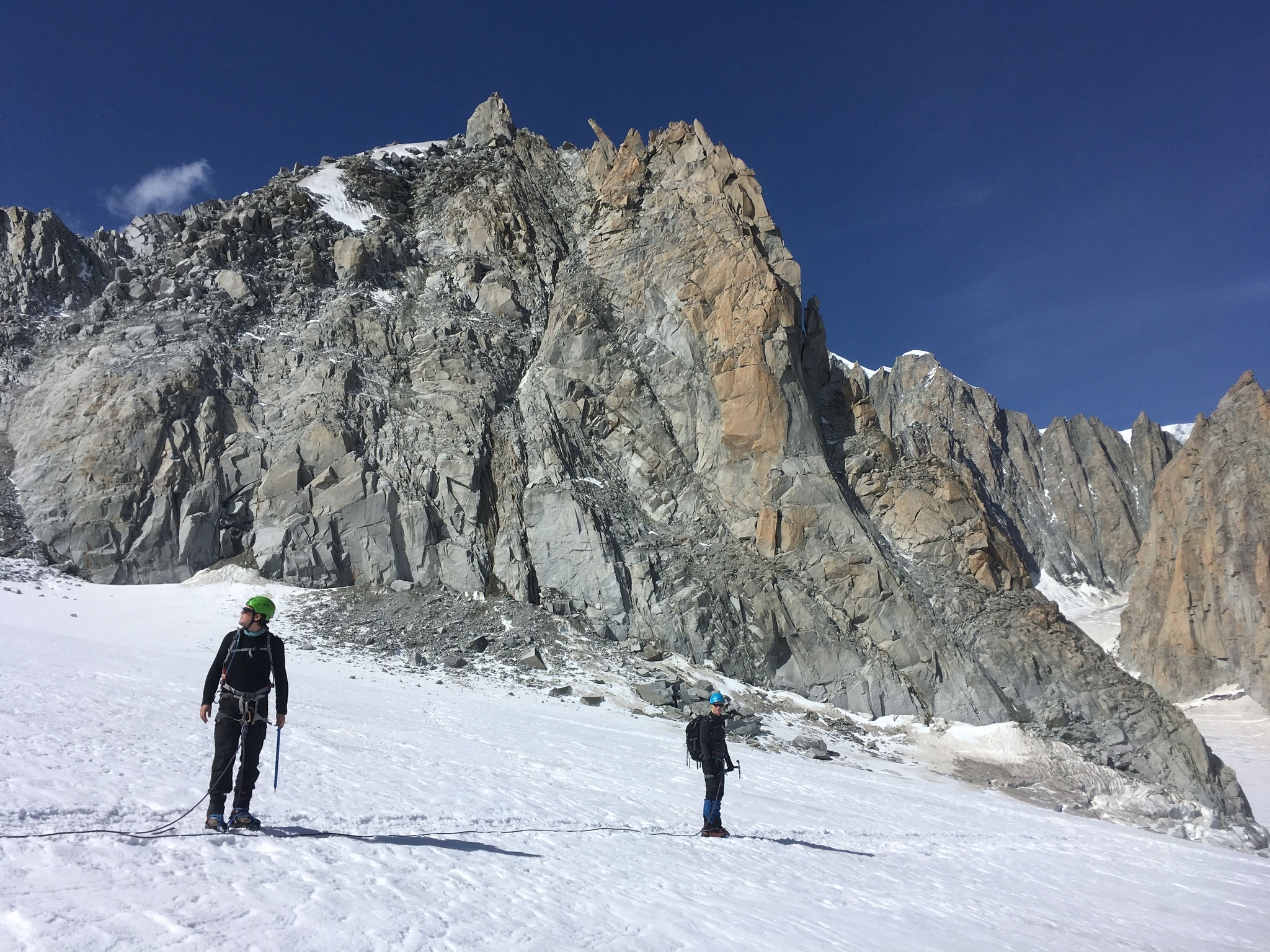 Sous la Tour Ronde et sur le chemin du retour