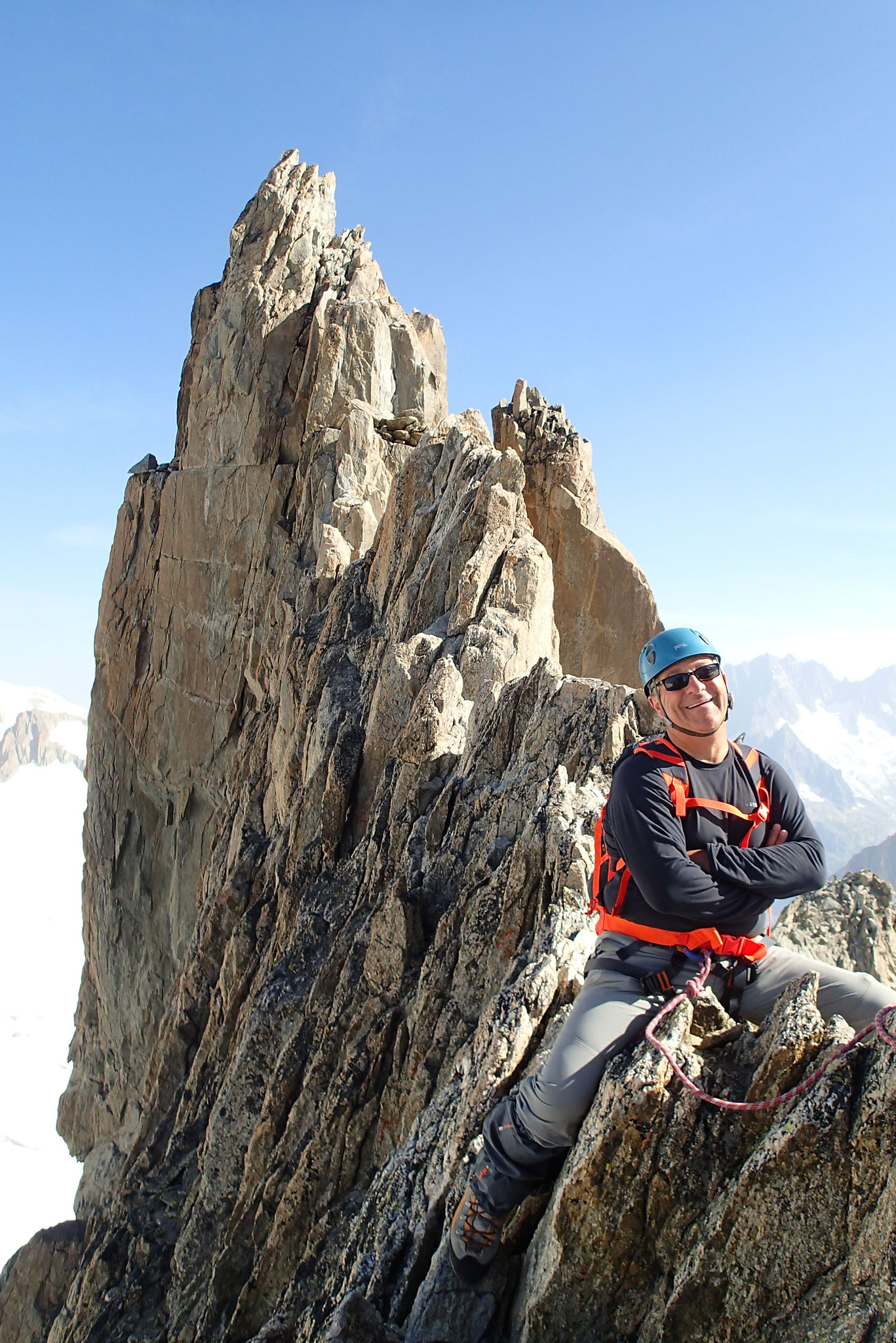 A l'aise sur l,arête effilée avant le rasoir