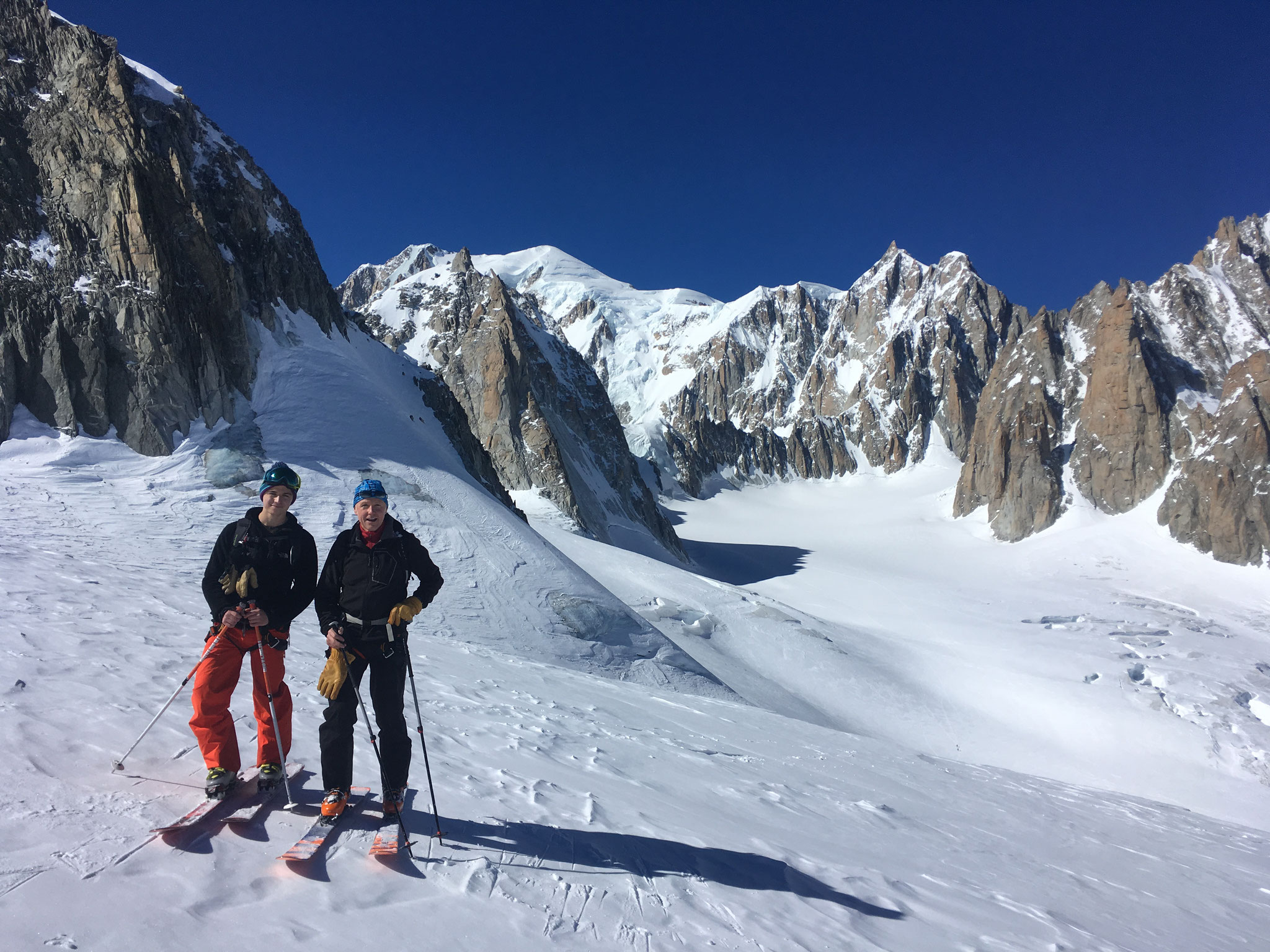 Chris et Peter avant la descente au pied de l'Aiguille de Toule