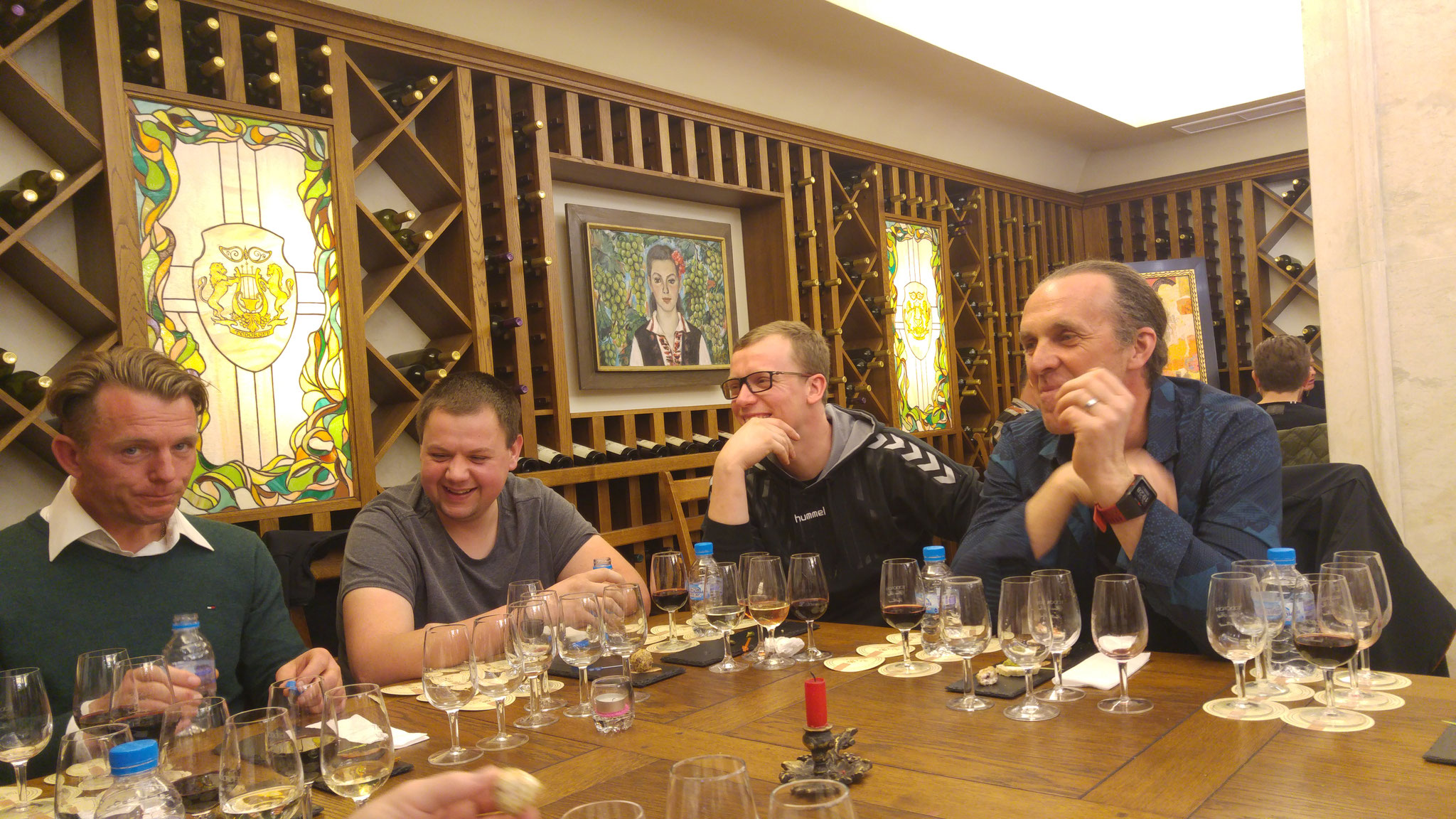 © Michael Wagner - Unsere Crew aus Berlin bei der Weinverkostung