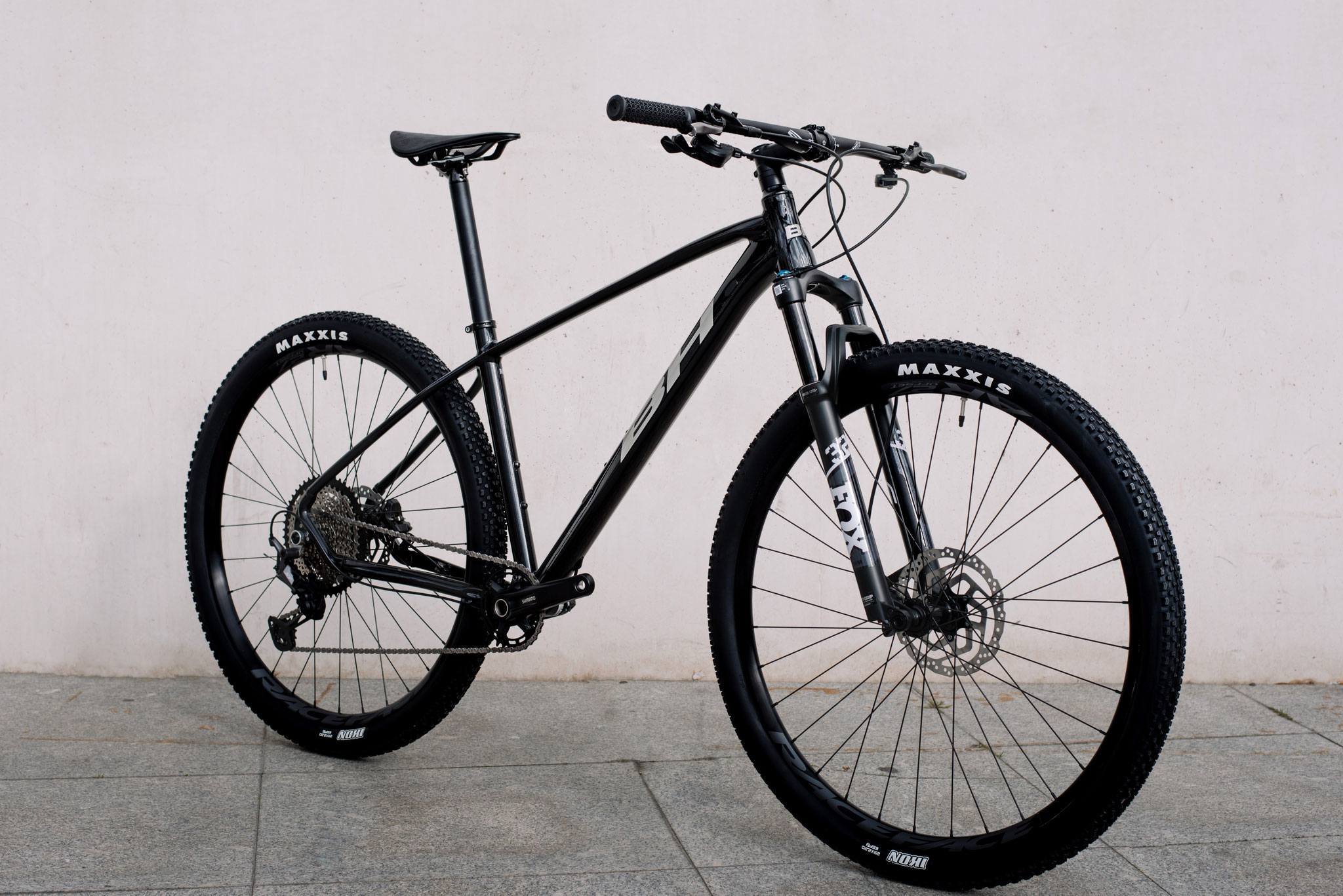 Einstiegs-MTBs: Neue Farben für das Expert