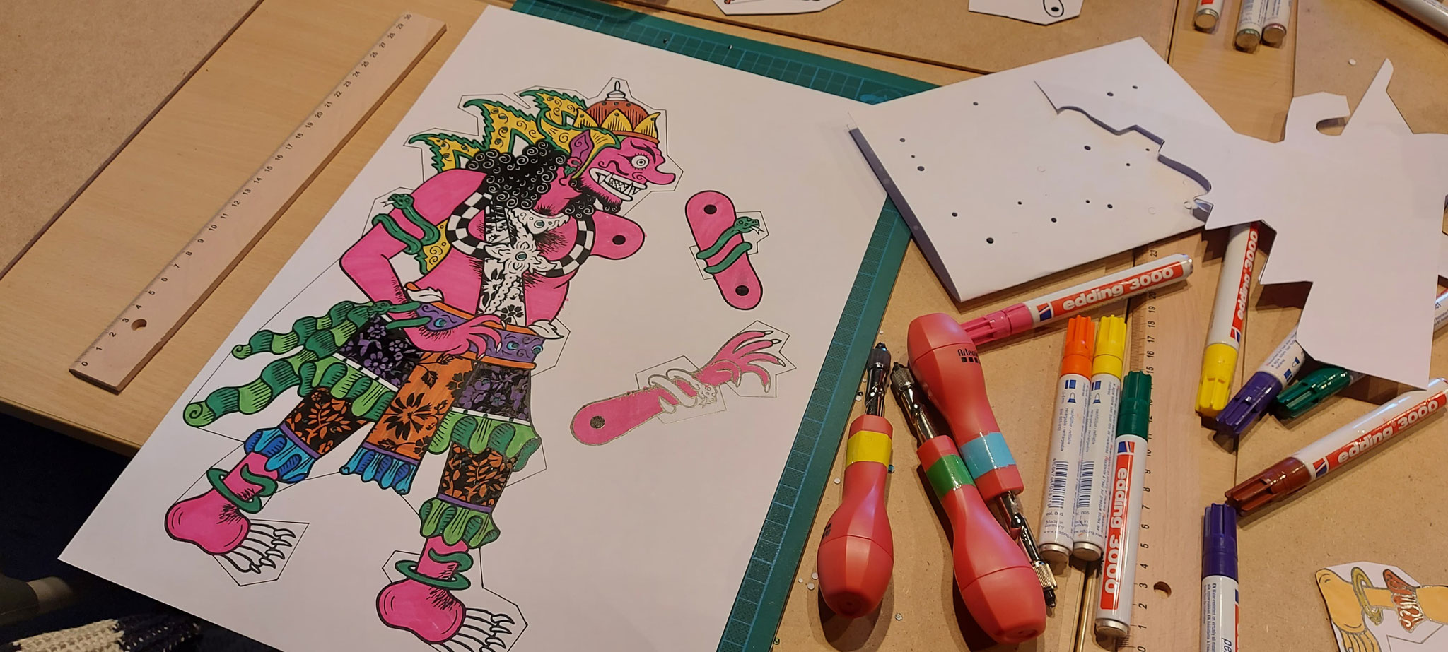 Formation courte pour adultes ''Fabriquer et manipuler ma marionnette d'ombre indonésienne''