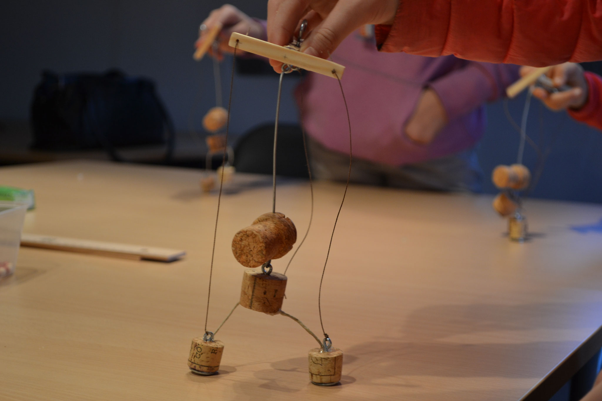 Formation courte pour adultes '' Fabriquer et manipuler ma marionnette à fils en bouchon''