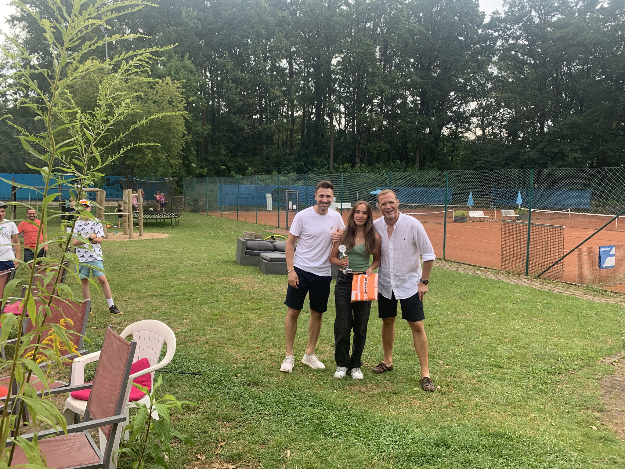 von li: Marcus Schmitt, Sophia Waeger Marin, Benny Waeger