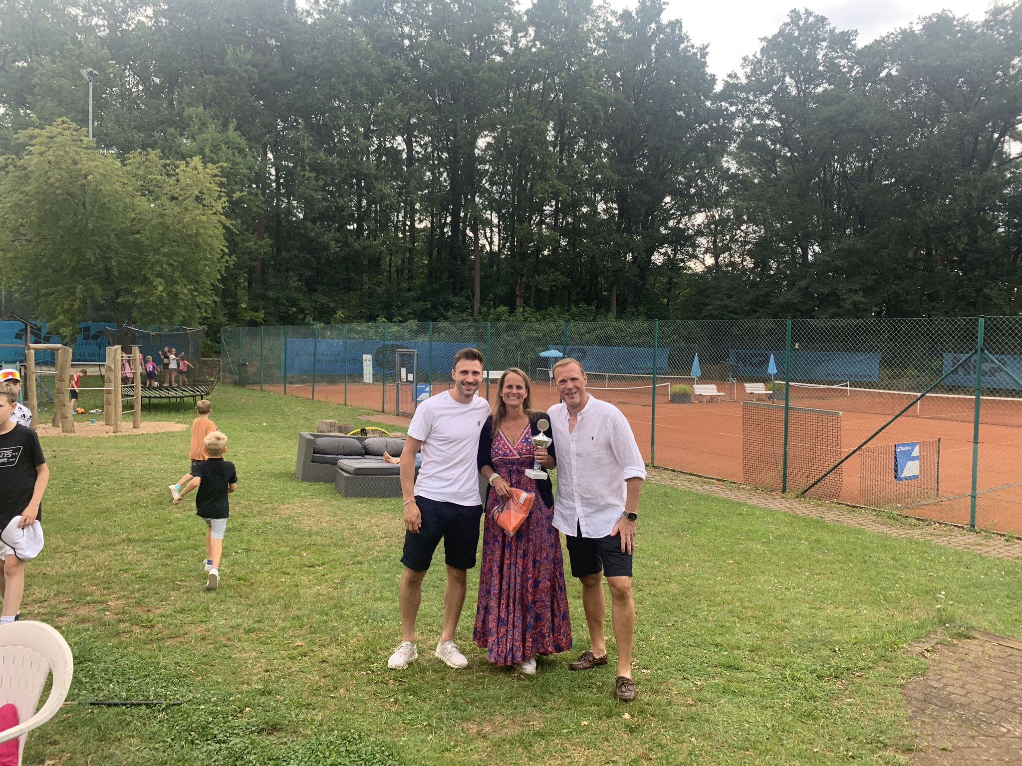 von li: Marcus Schmitt, Eva Güßregen, Benny Waeger