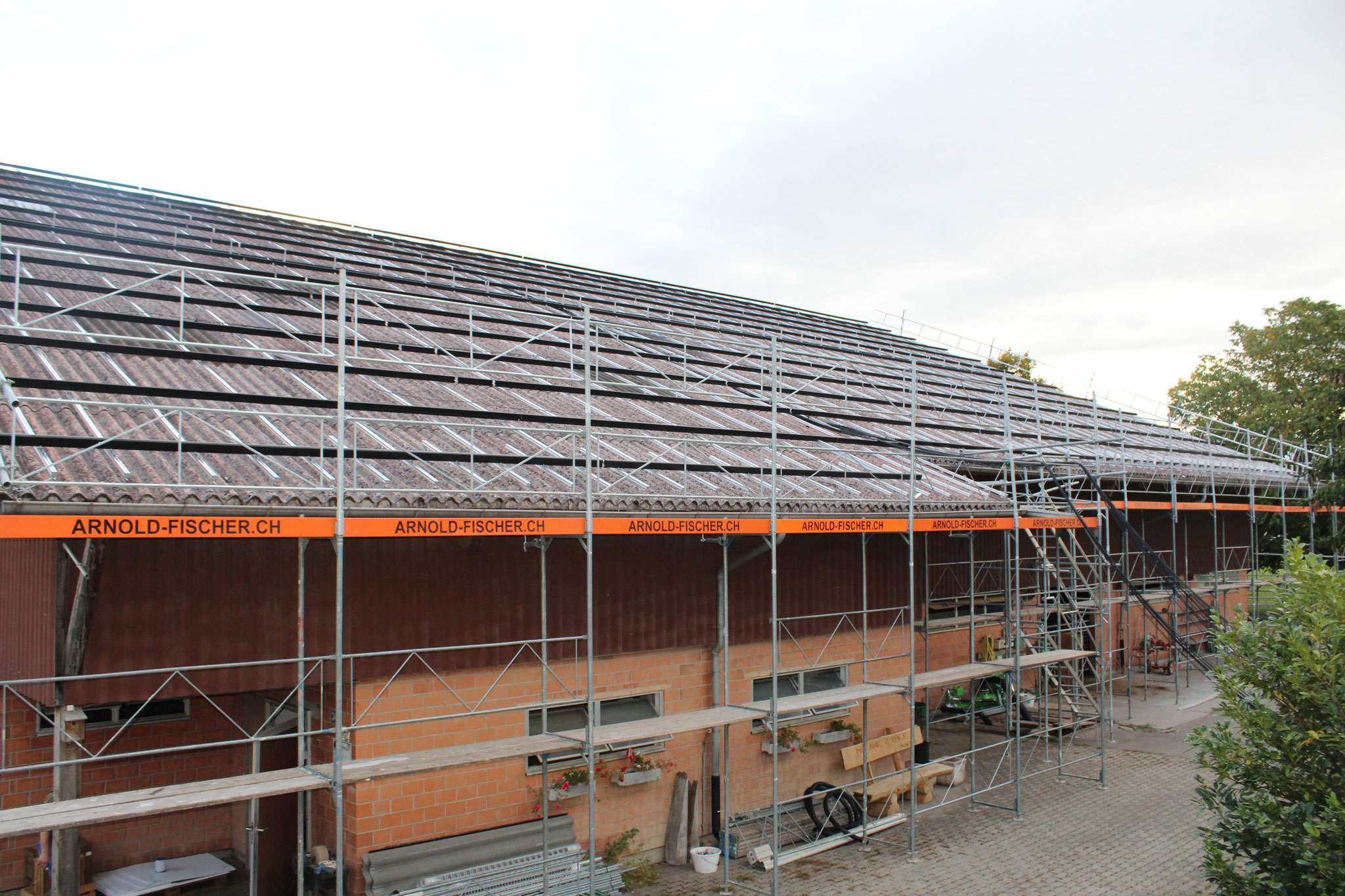 Bau Photovoltaikanlage auf Scheunendach