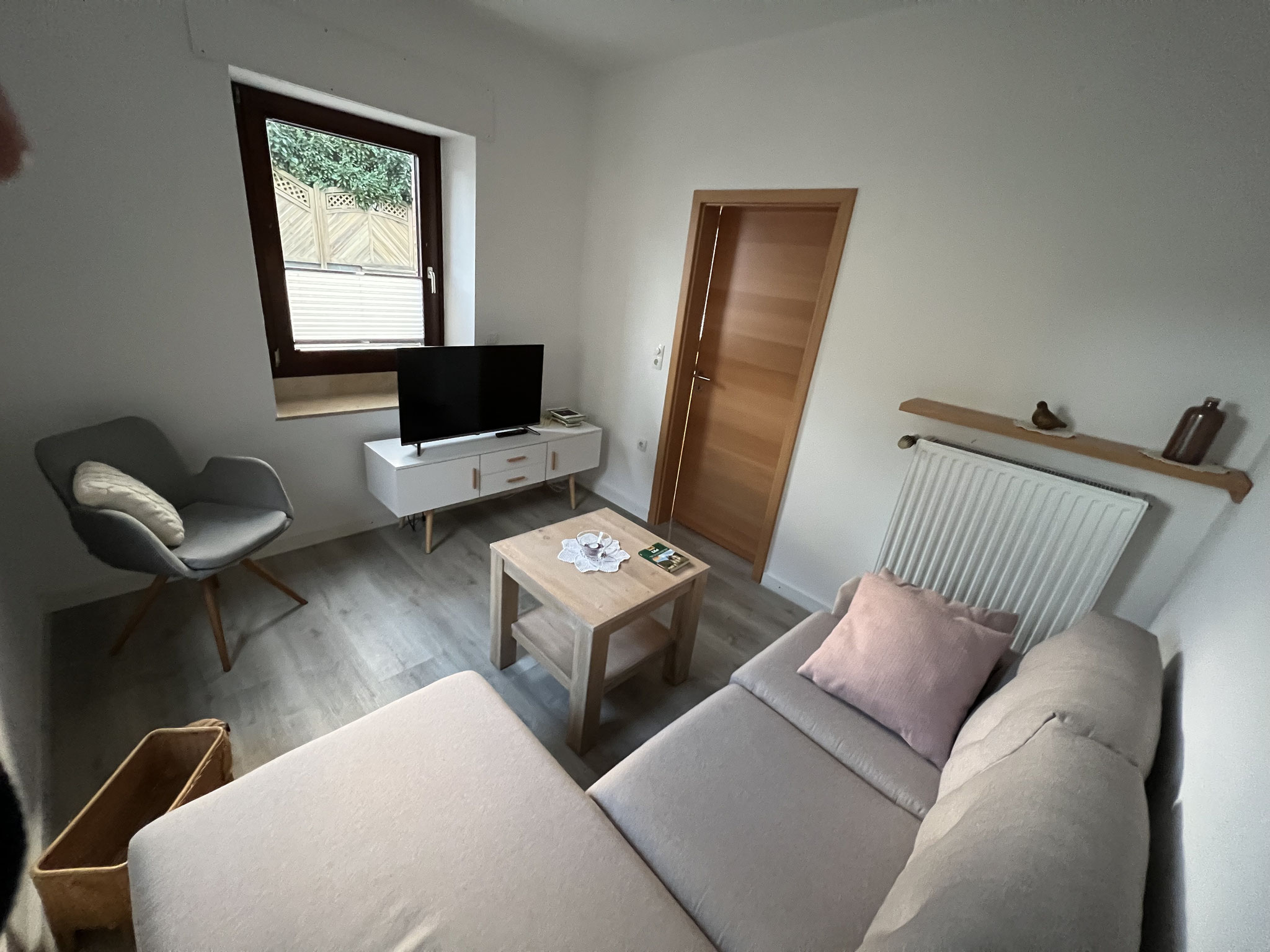Wohnzimmer mit SAT TV