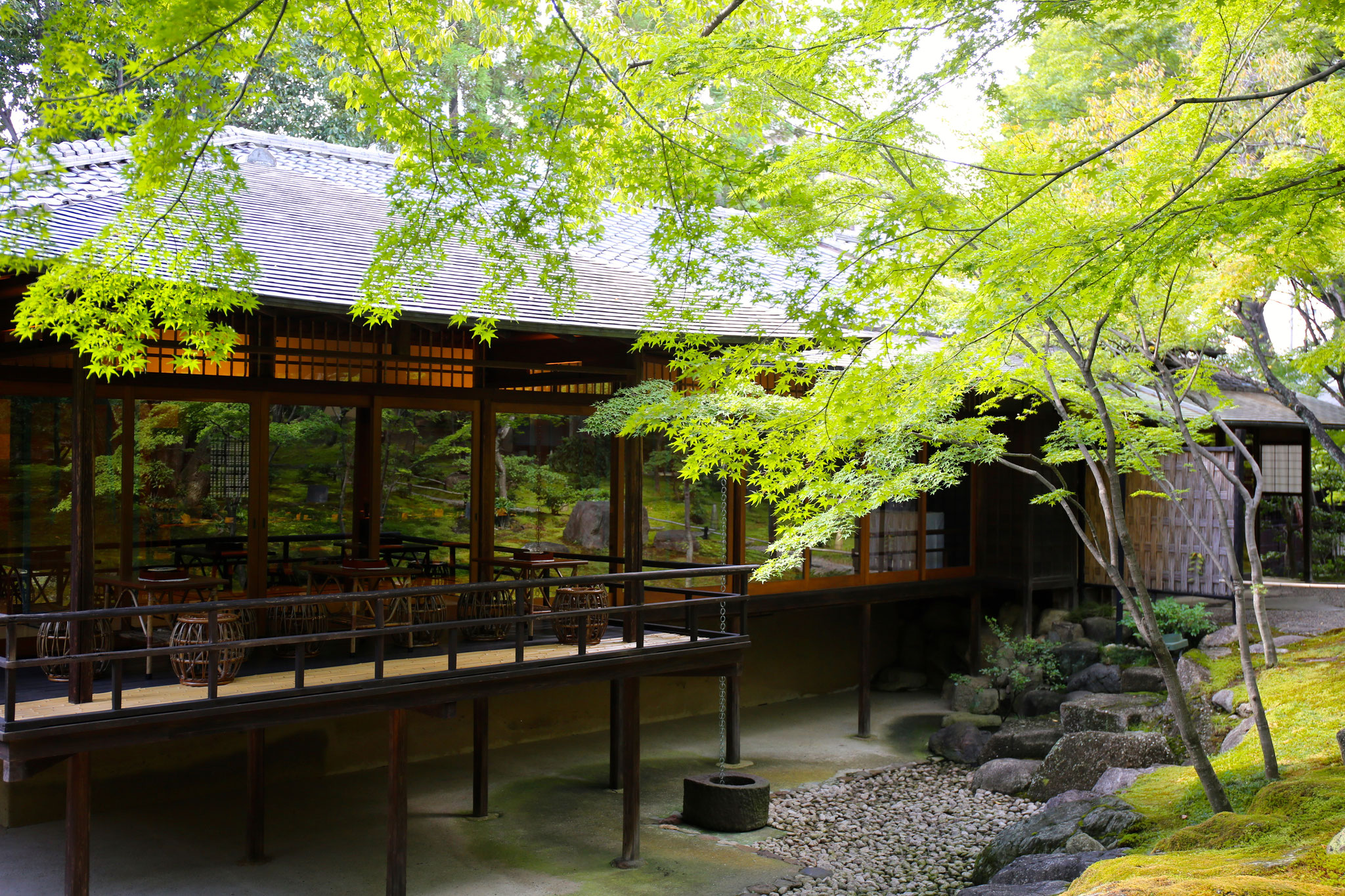 昭和天皇の御宿泊所として建てられた座敷「御幸の間」と観月台