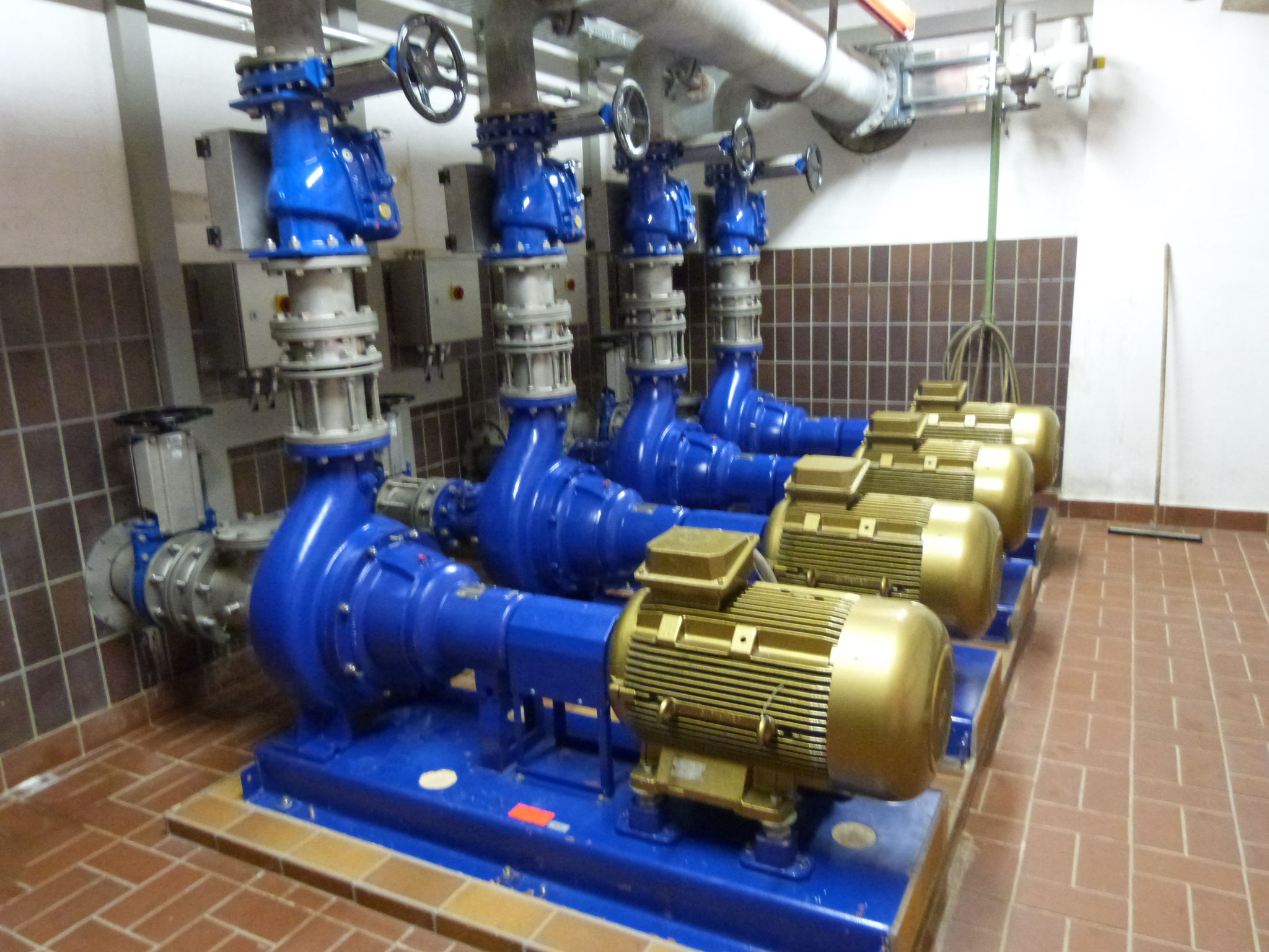 Abwasserpumpwerk mit IE4 Synchron-Reluktanz-Motoren