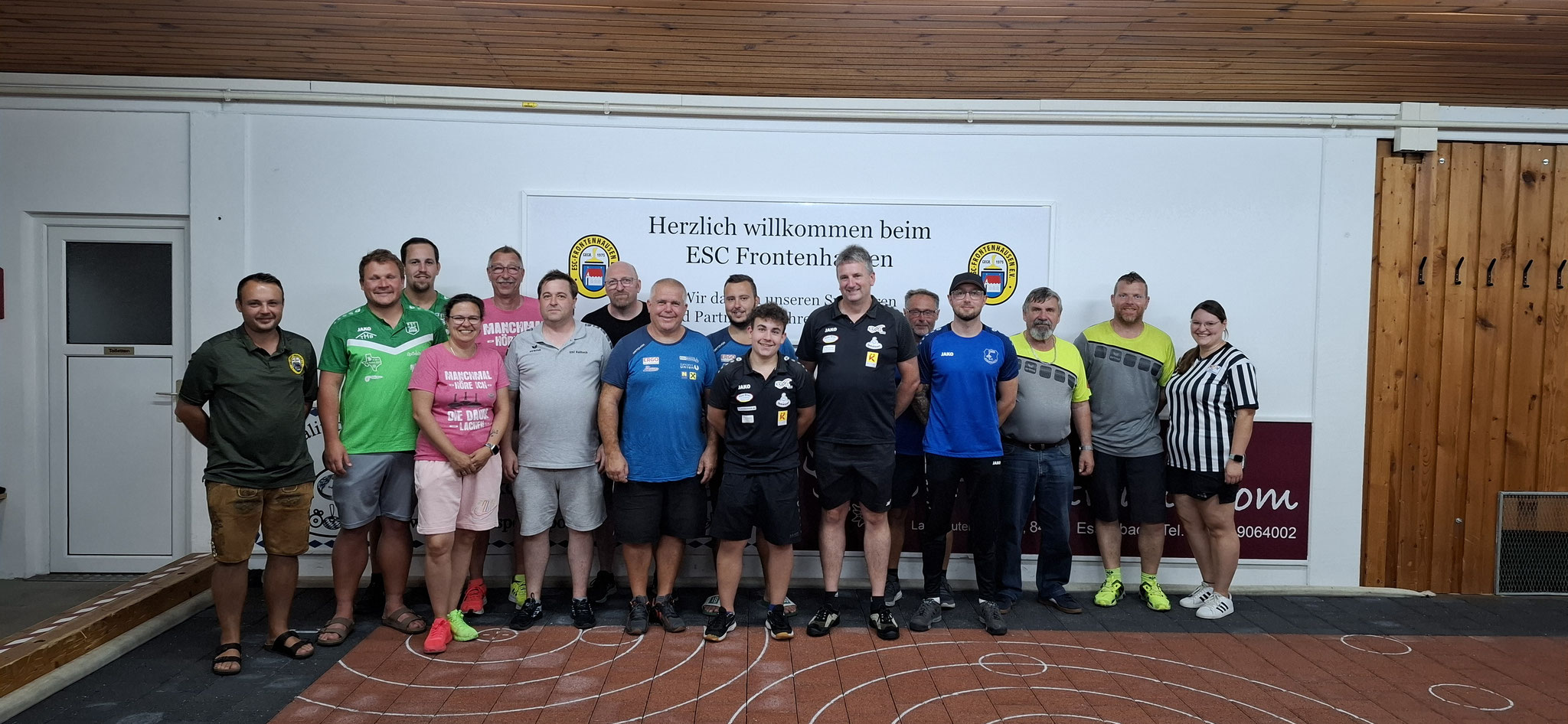v.l.n.r.: Wettbewerbsleiter Michael Hasreiter, Aham, Oberföhring, Kollbach, Wang, Rattenbach, Steinbach, Gars, Schiedsrichter Lisa Poidl