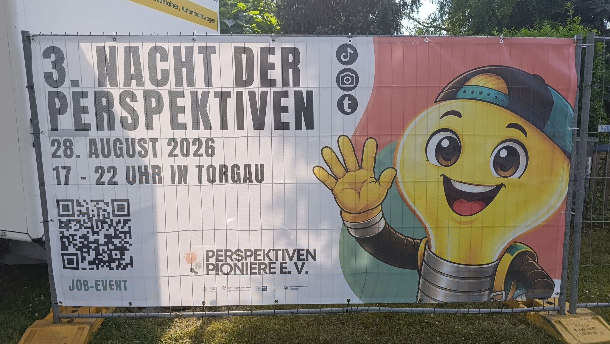 Wir bitten um Beachtung