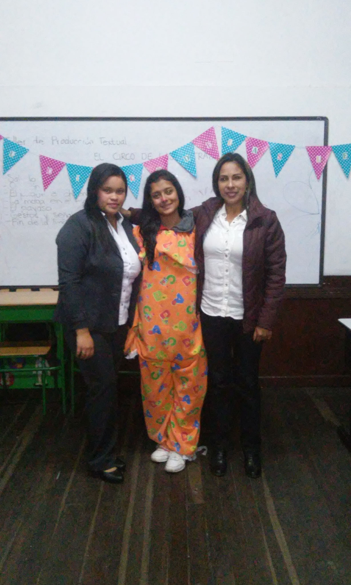 Maestras en formación en compañia de la maestra formadora Fanny Uribe