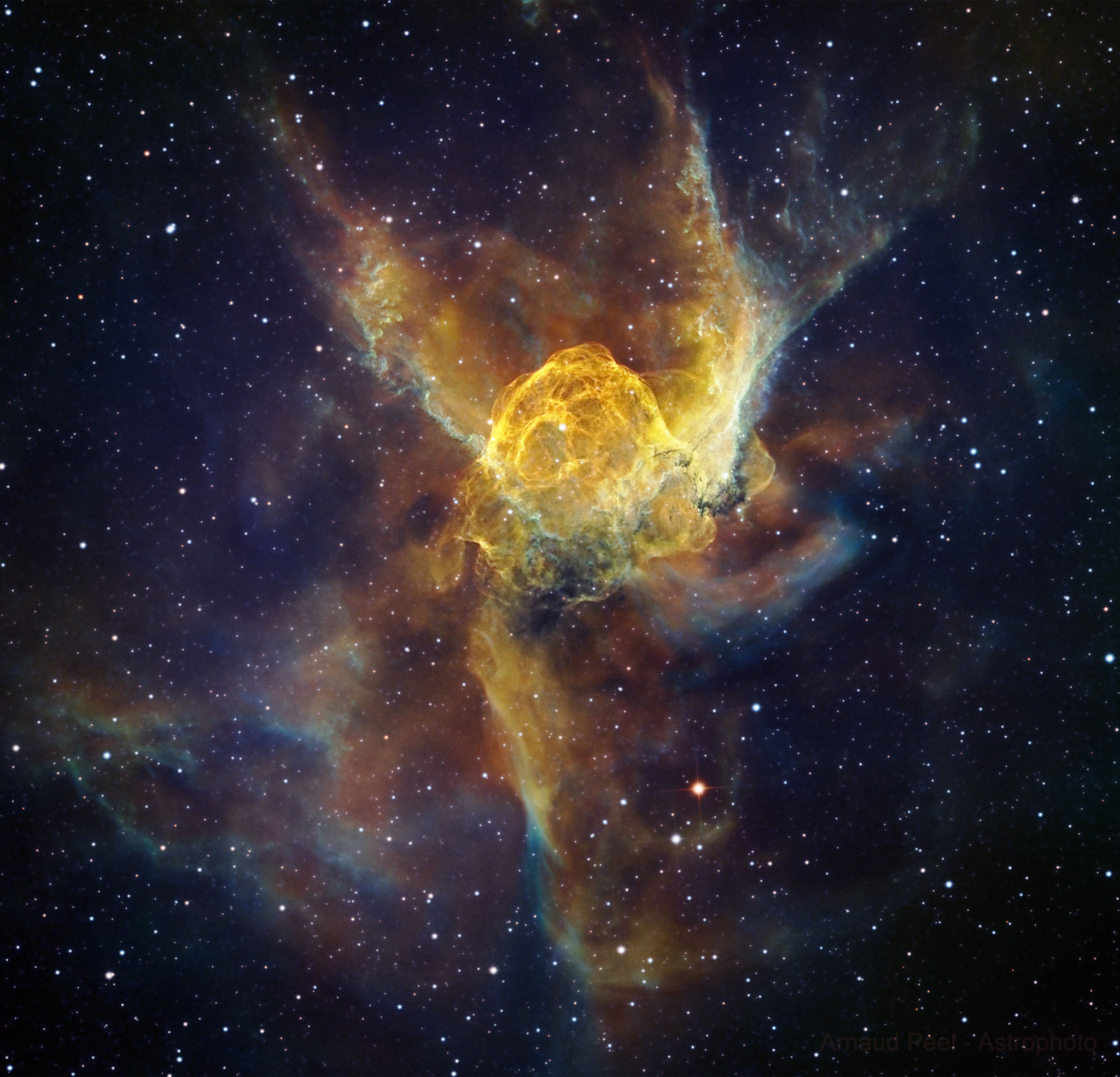 NGC 2359, Atria