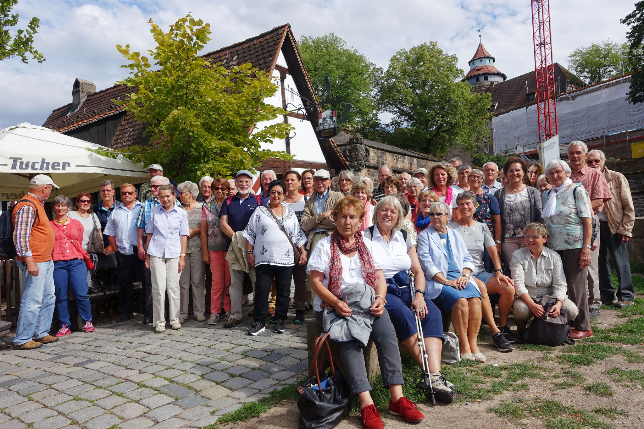 23. 07. 2017 - am Hexenhäusle vor der Kaiserburg beim Chorausflug nach Nürnberg