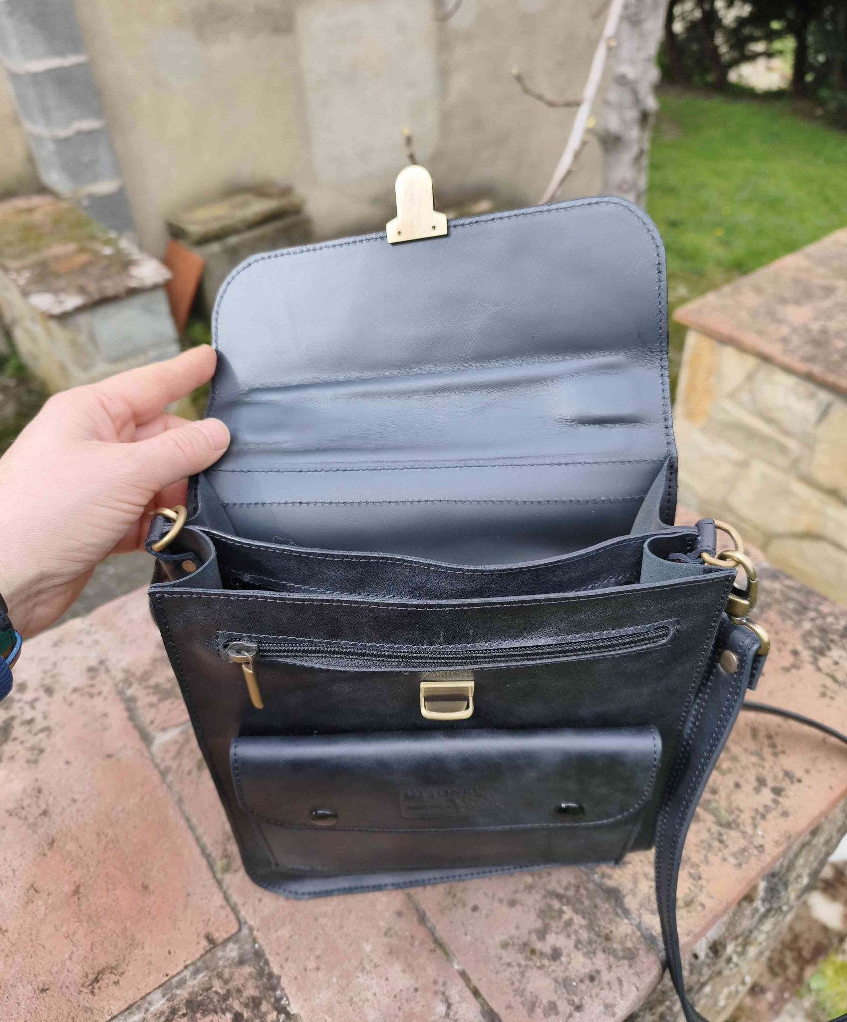 borsetto nero in pelle