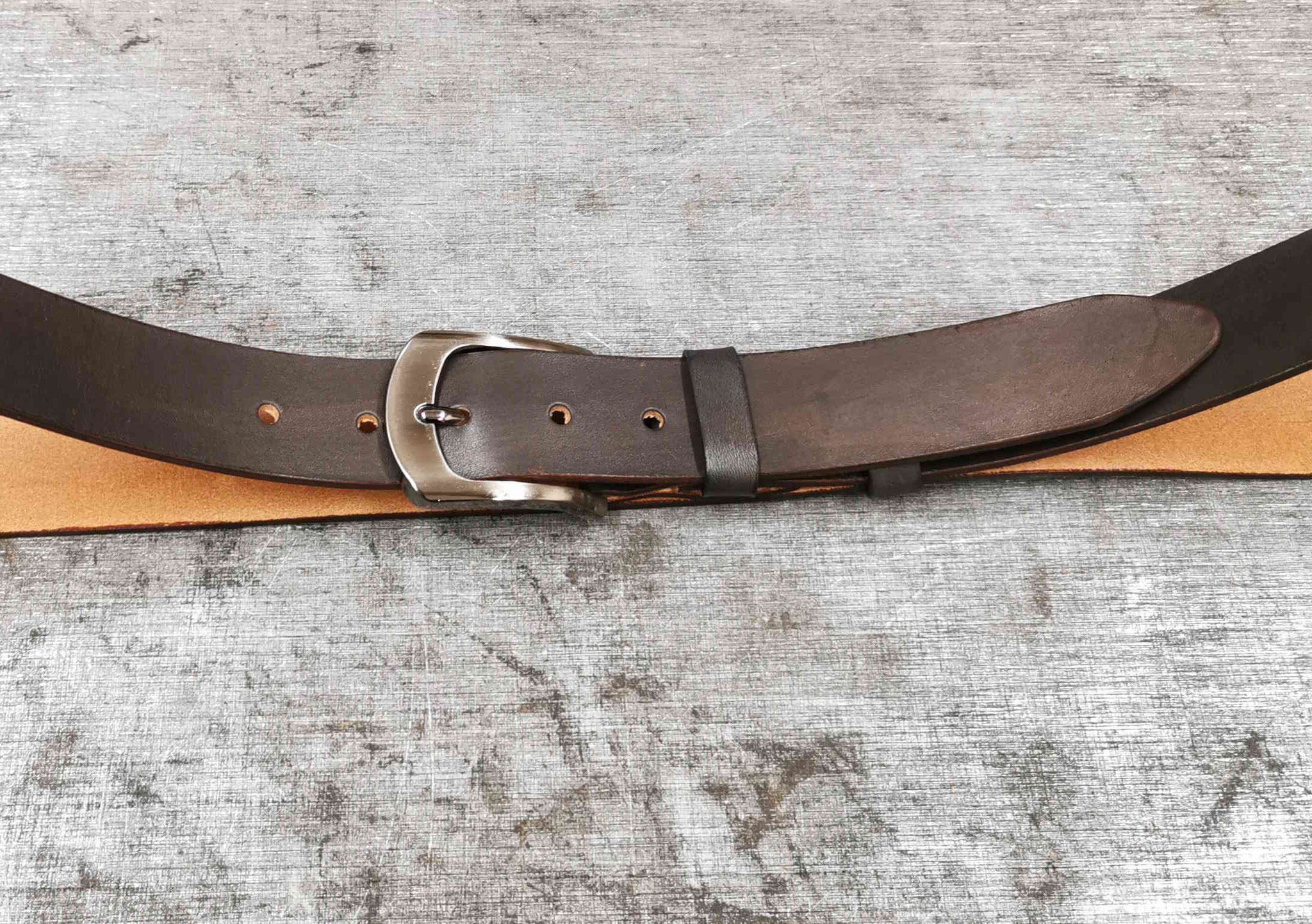cintura in cuoio grigio