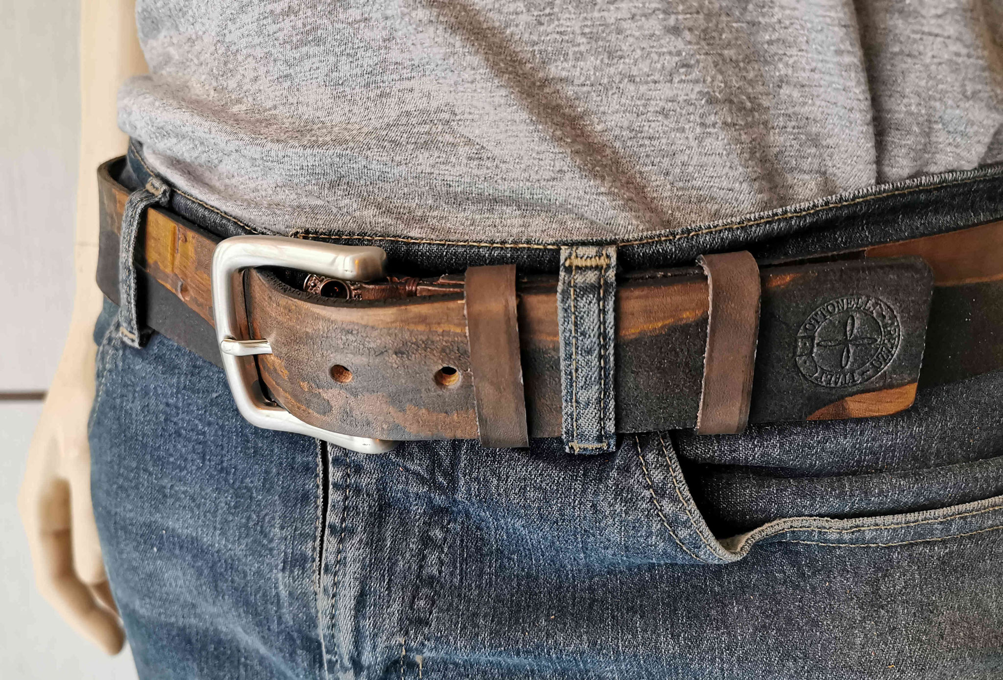 cintura in cuoio marrone grigio