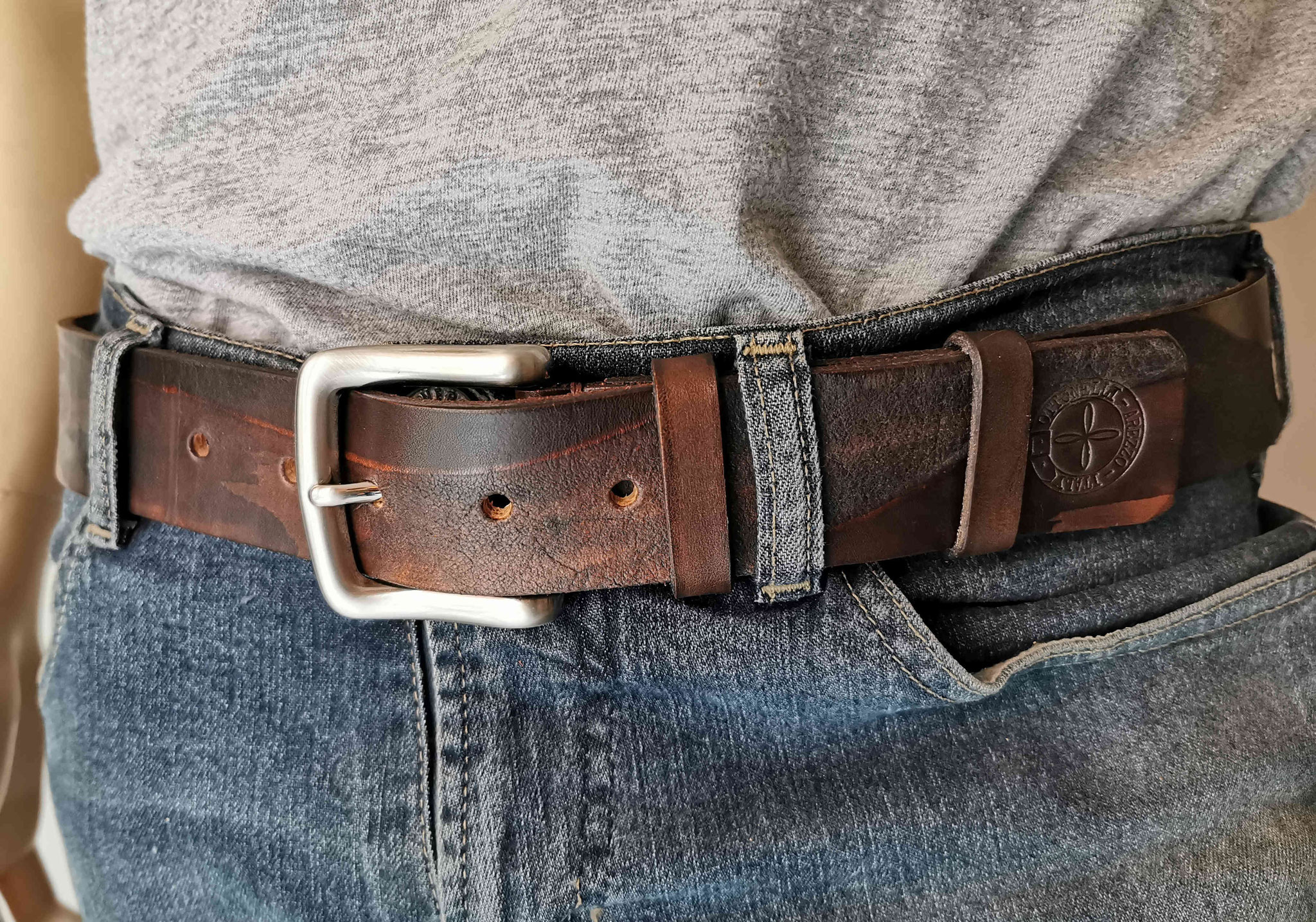 cintura marrone scuro