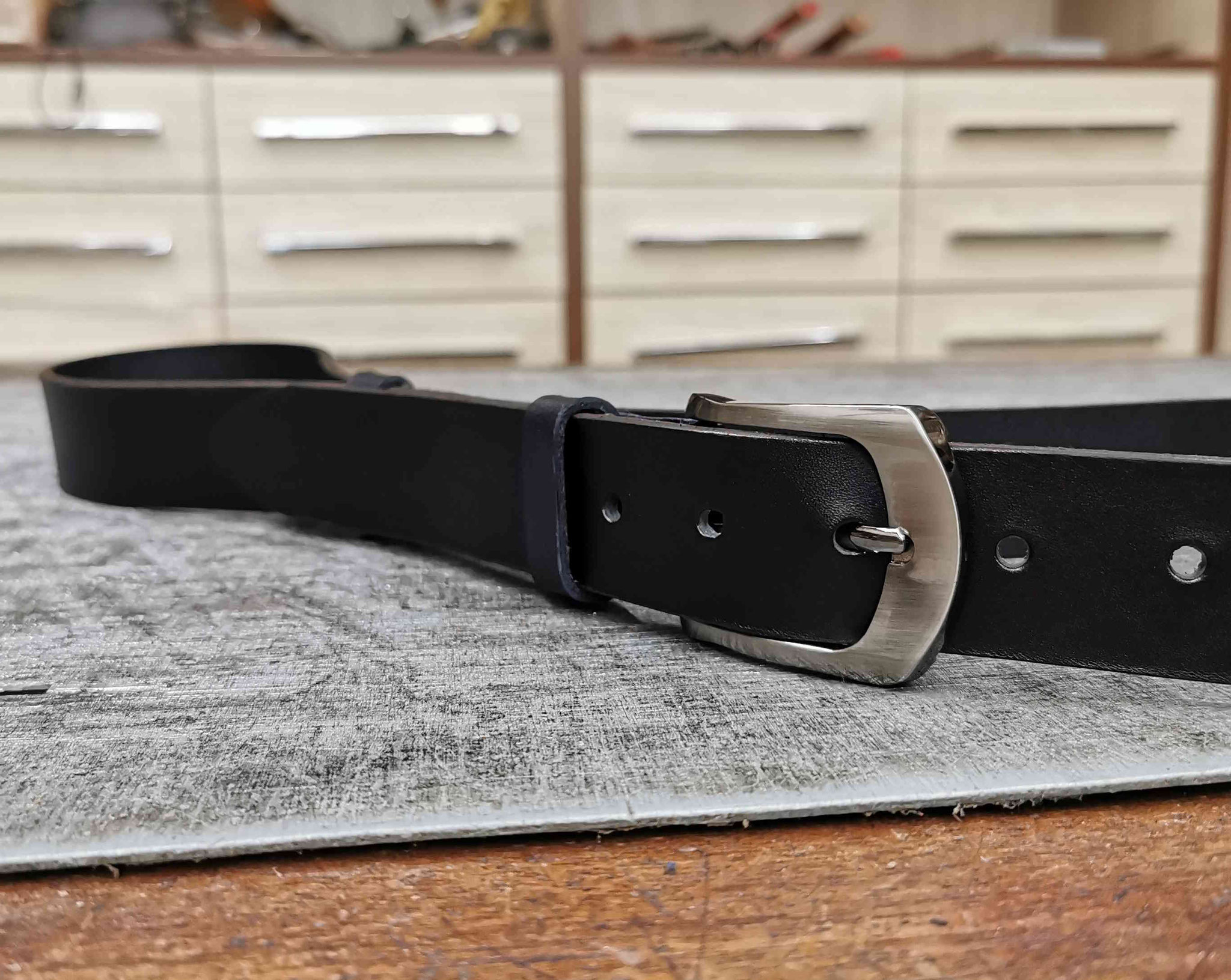 cintura in cuoio nero