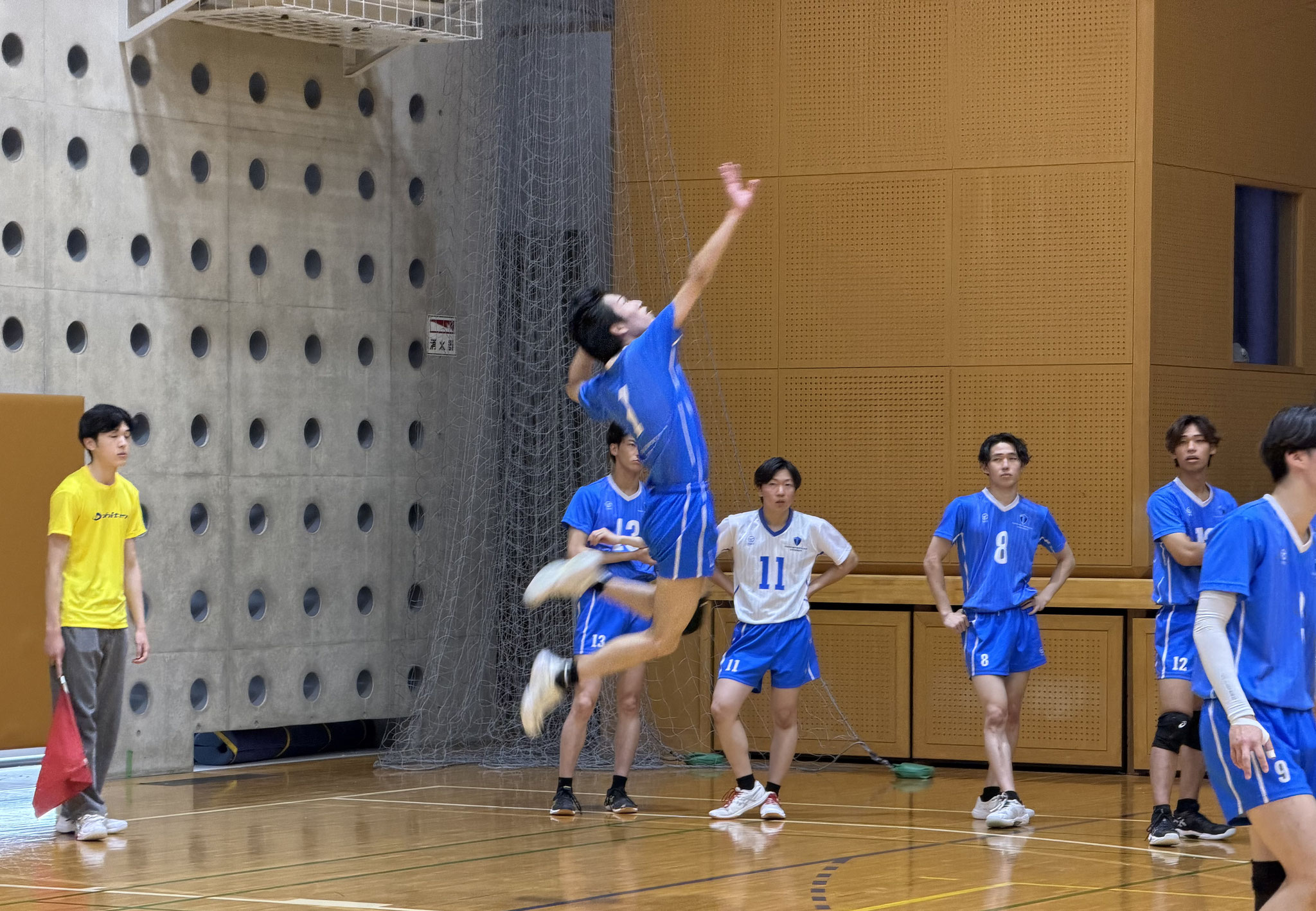 粘り切れず17:25で第一セットを落とします