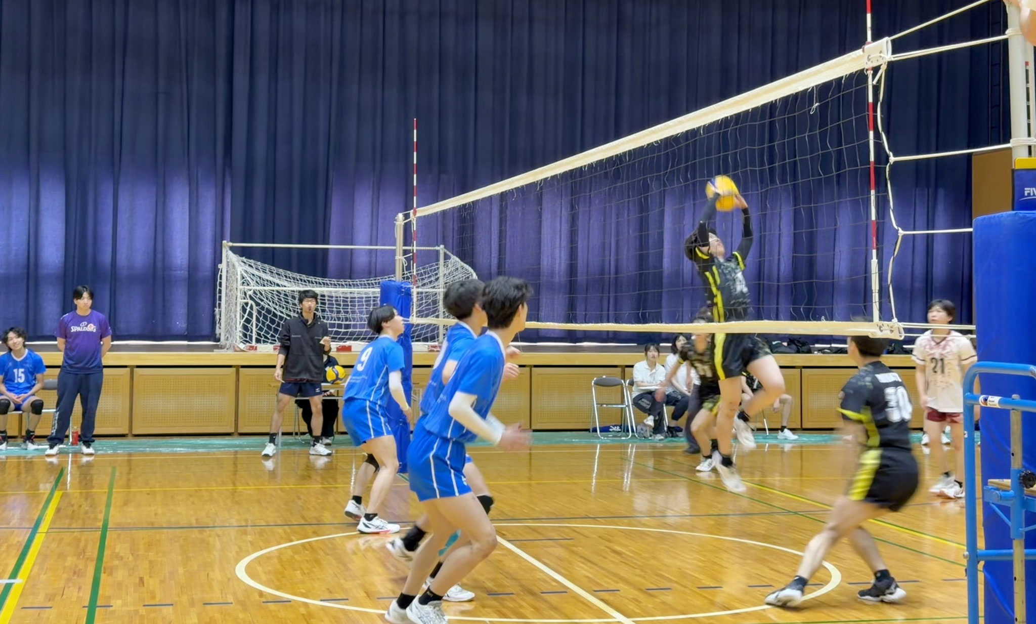 文教大学の12番セッターに振られます