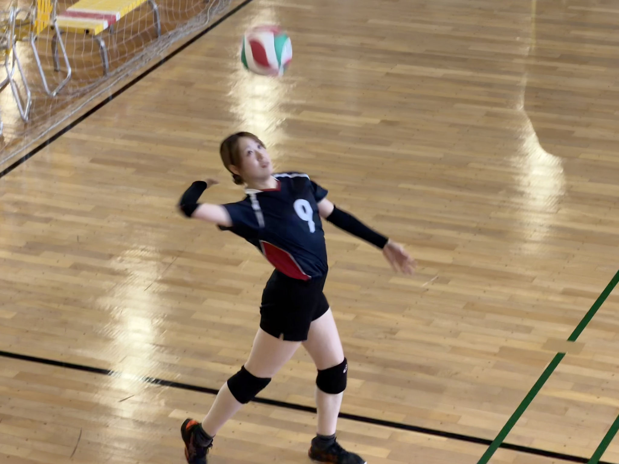 優衣のサーブ