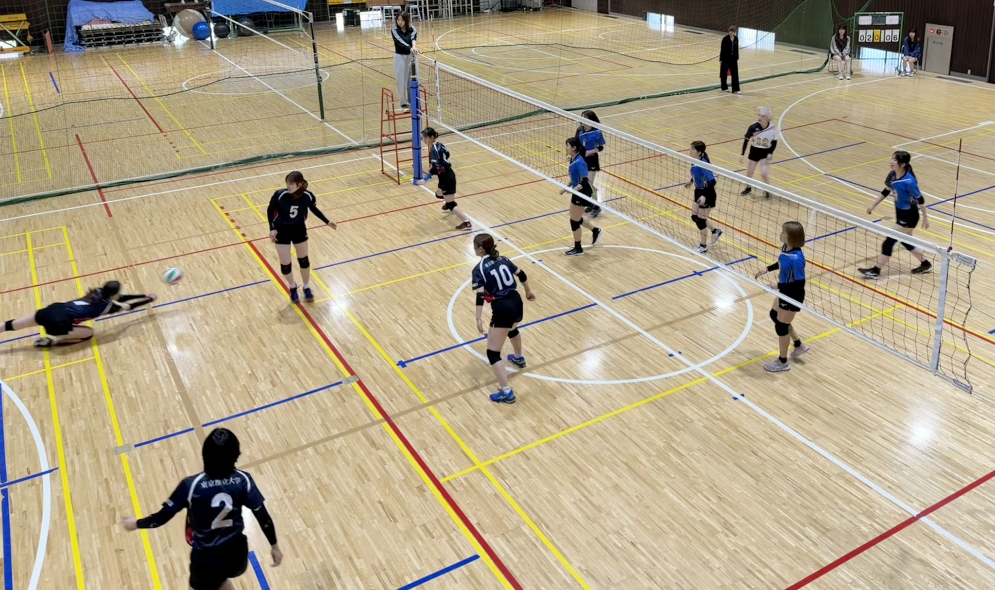 一橋大学・1番のライトアタックがネットにかかって