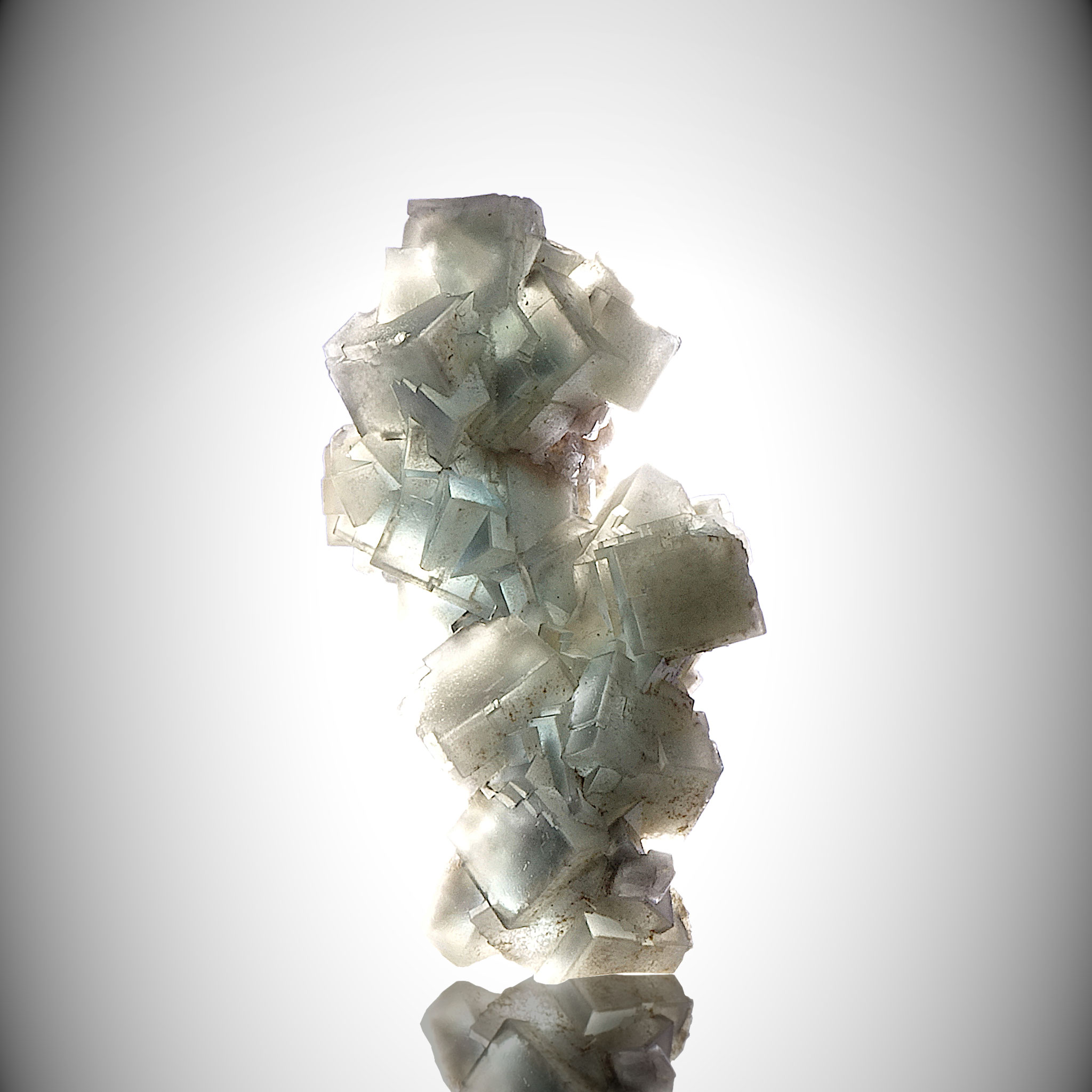 Fluorit, Lungau/Salzburg,  6 x 3 x 2,5 cm (2), Durchlichtfoto