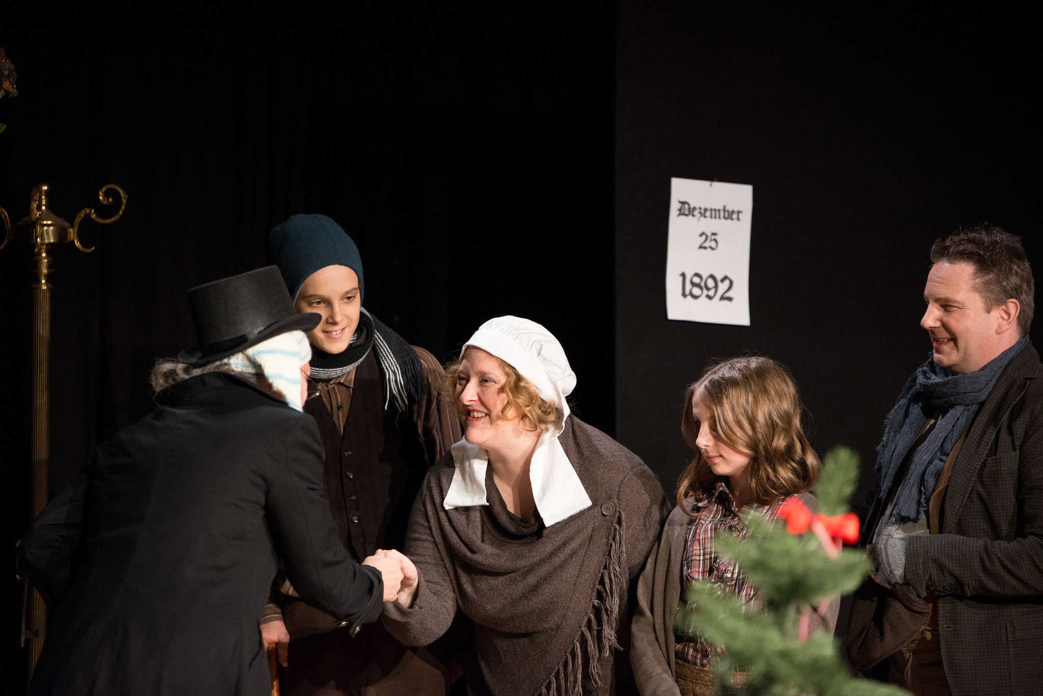 2019: Mrs. Cratchit in Fröhliche Weihnachten, Mr. Scrooge