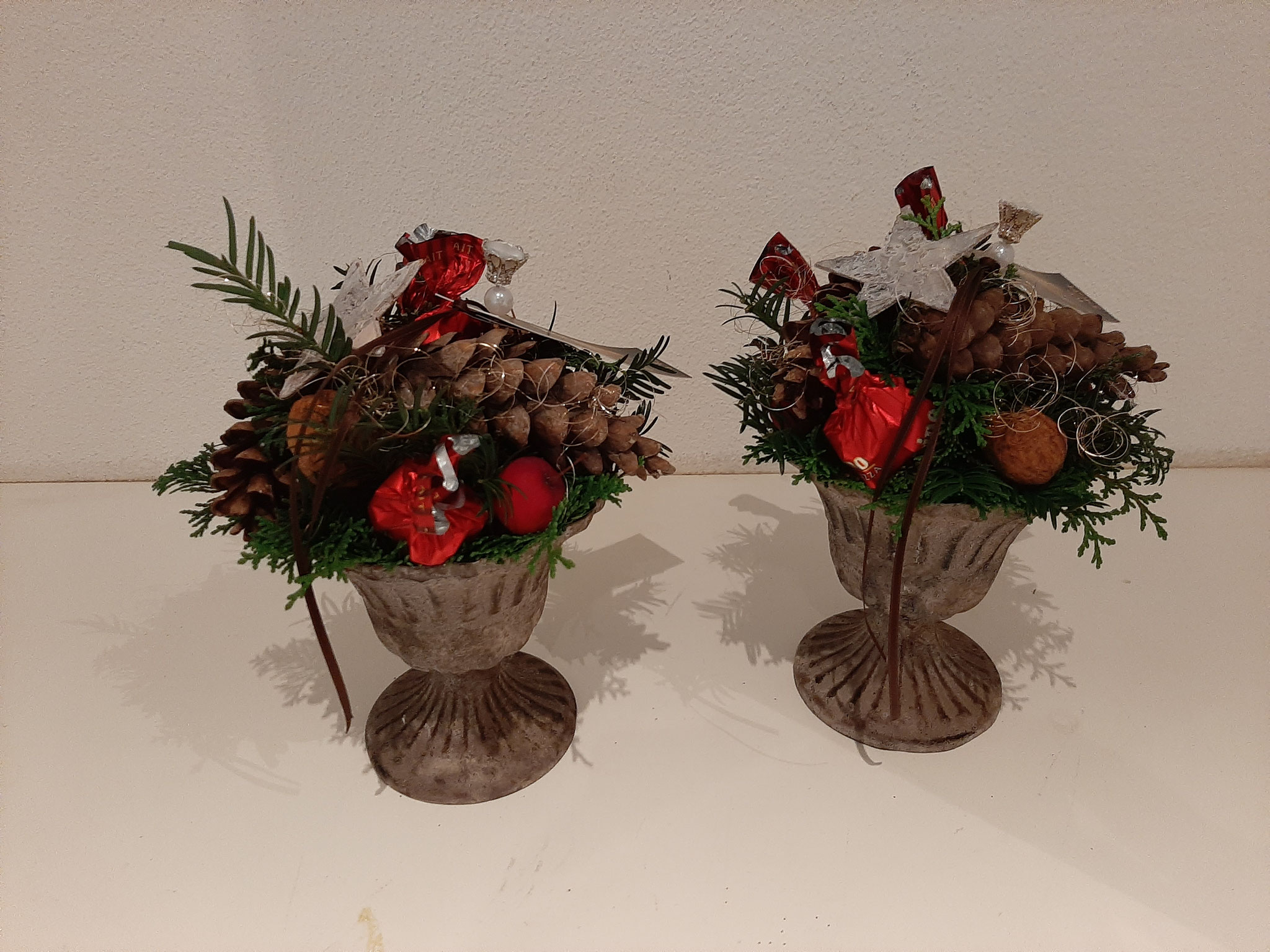 Adventsgesteck mit Pralinée ab 25.-